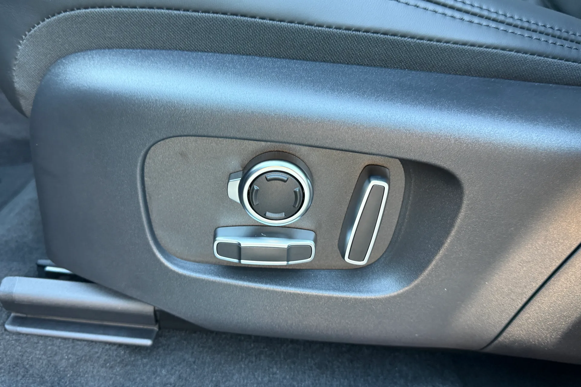 LAND ROVER RANGE ROVER EVOQUE thumbnail image number 52