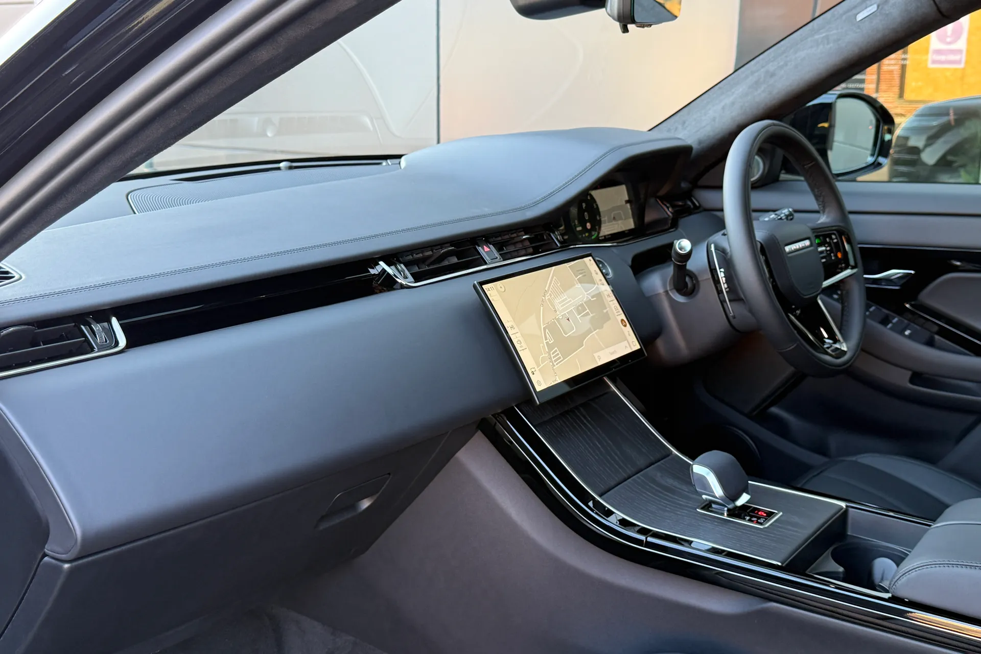 LAND ROVER RANGE ROVER EVOQUE thumbnail image number 49