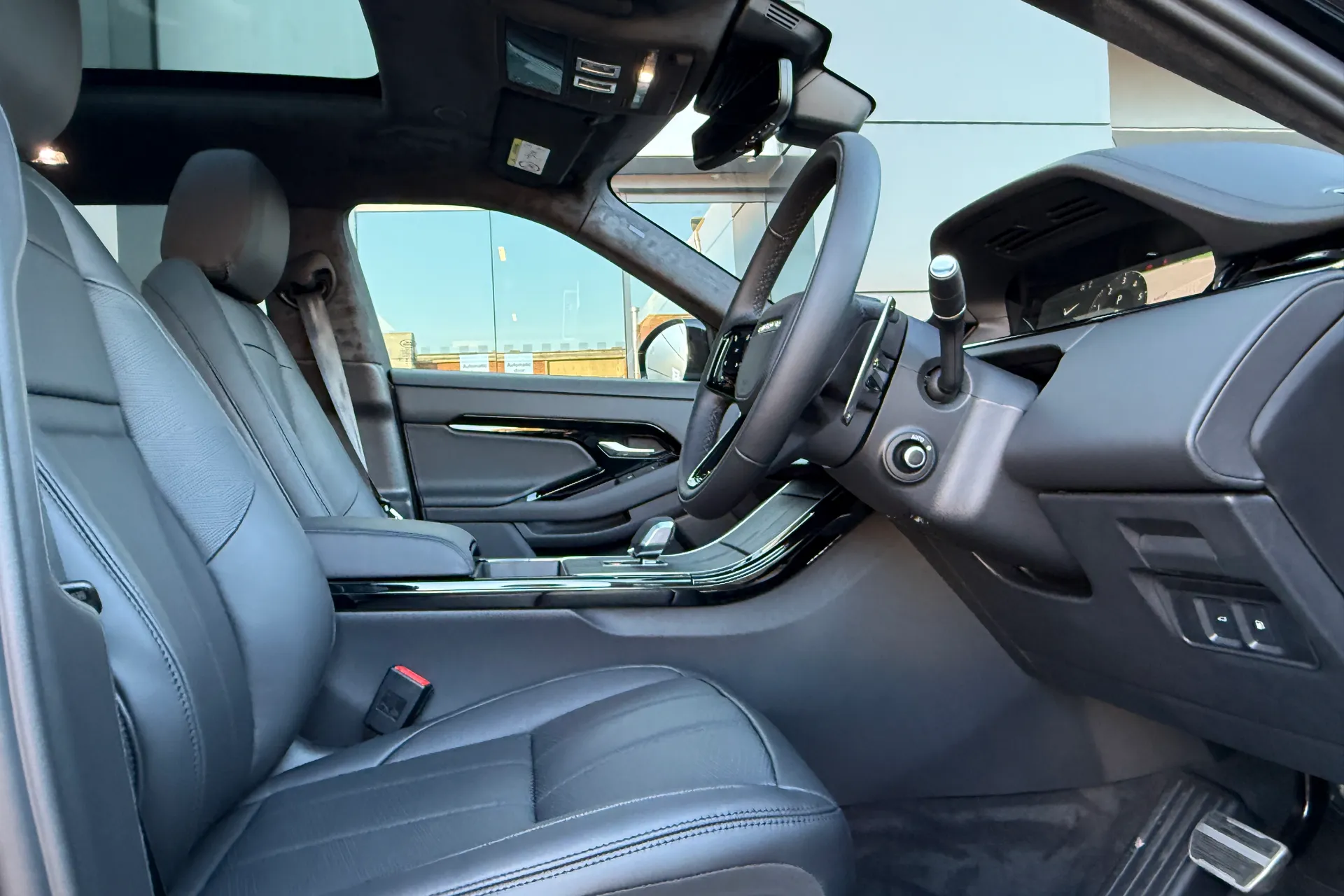 LAND ROVER RANGE ROVER EVOQUE thumbnail image number 22