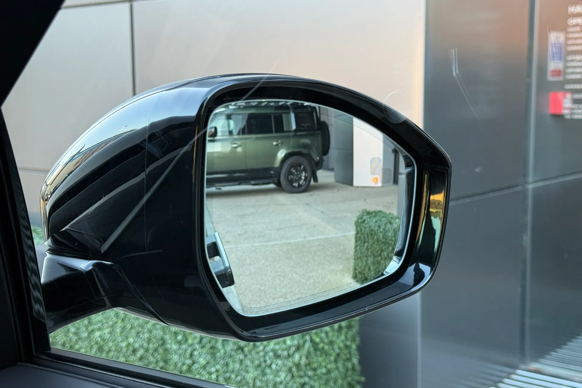 LAND ROVER RANGE ROVER EVOQUE thumbnail image number 16