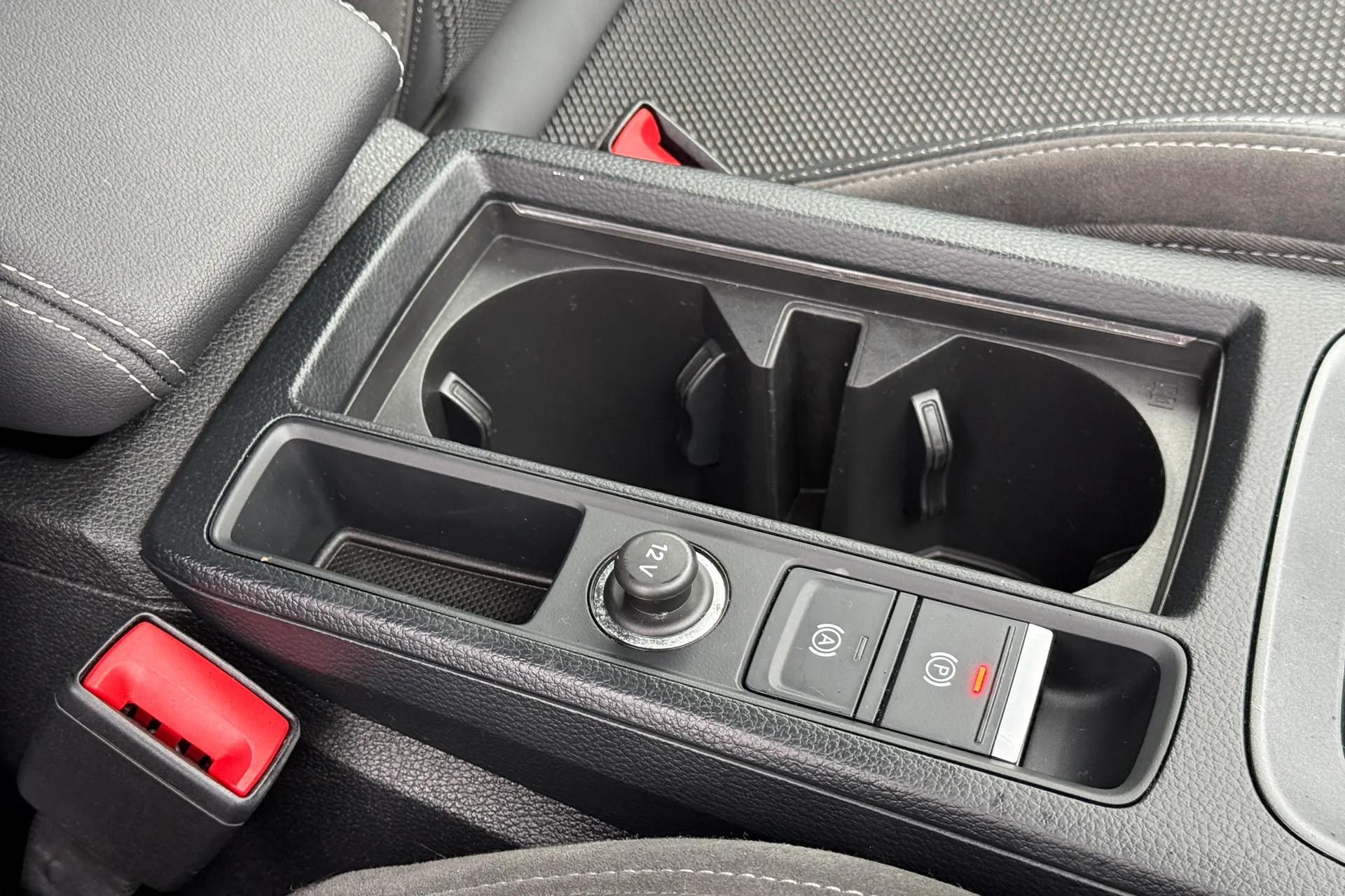 Audi Q3 thumbnail image number 42