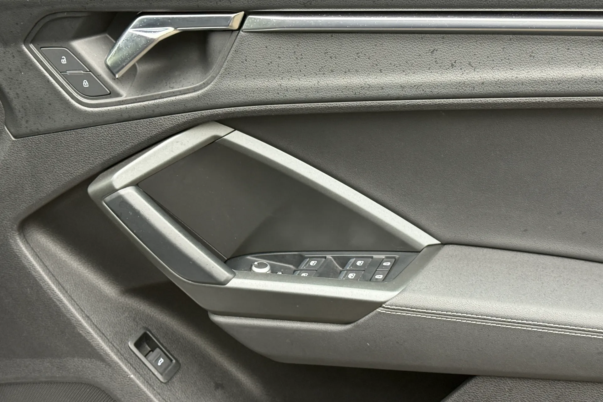 Audi Q3 thumbnail image number 40