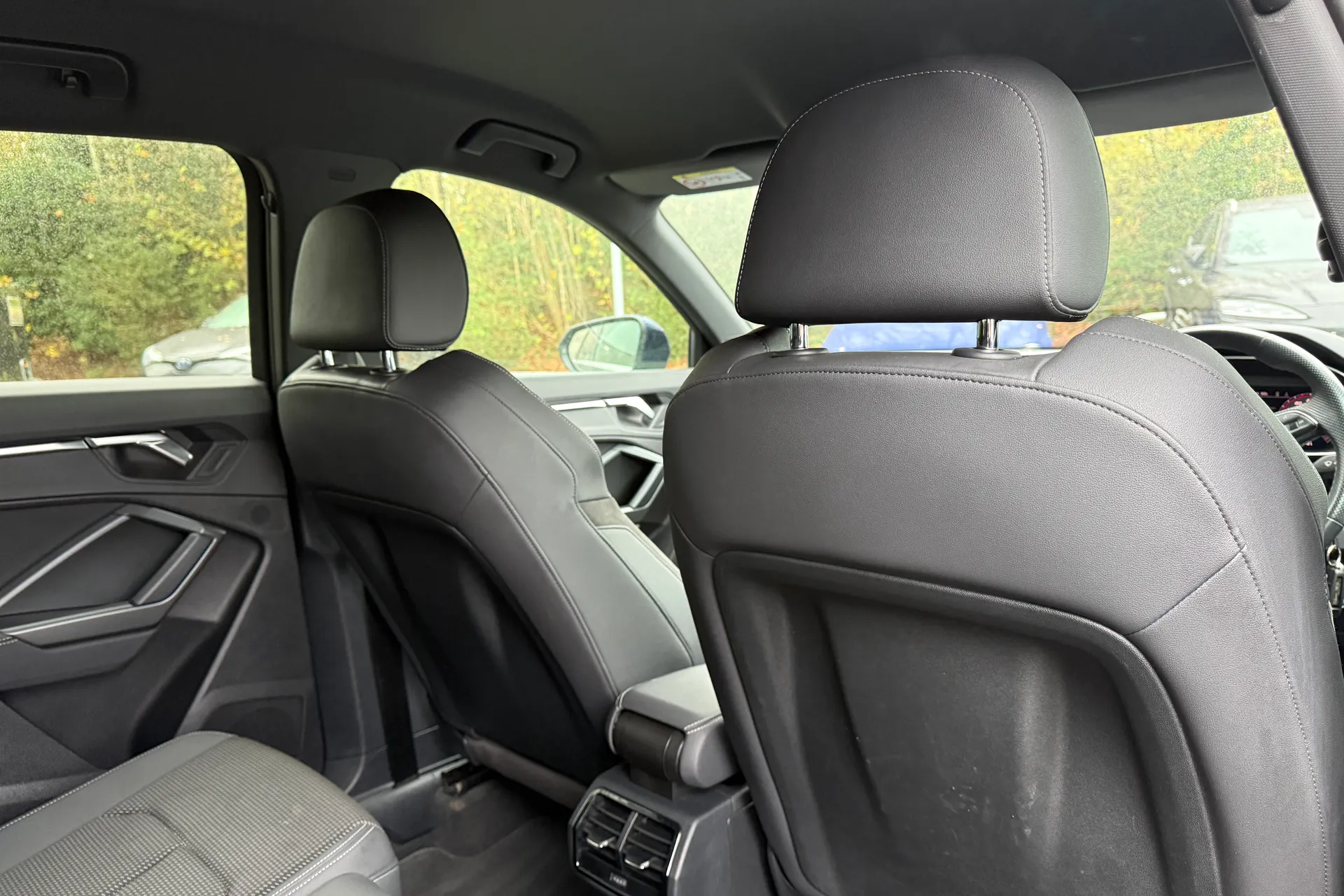 Audi Q3 thumbnail image number 11