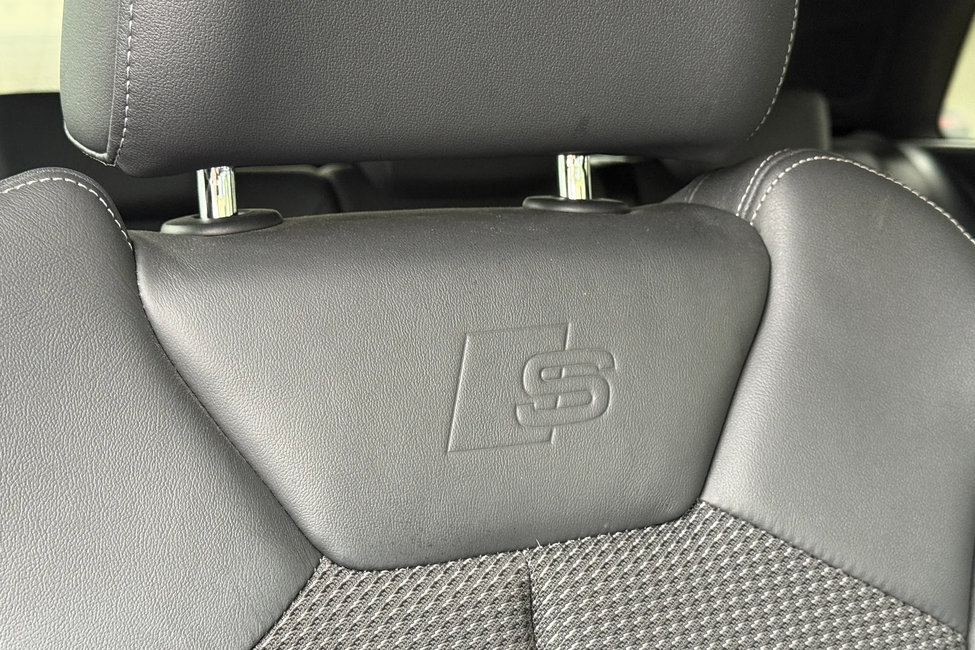 Audi Q3 thumbnail image number 48