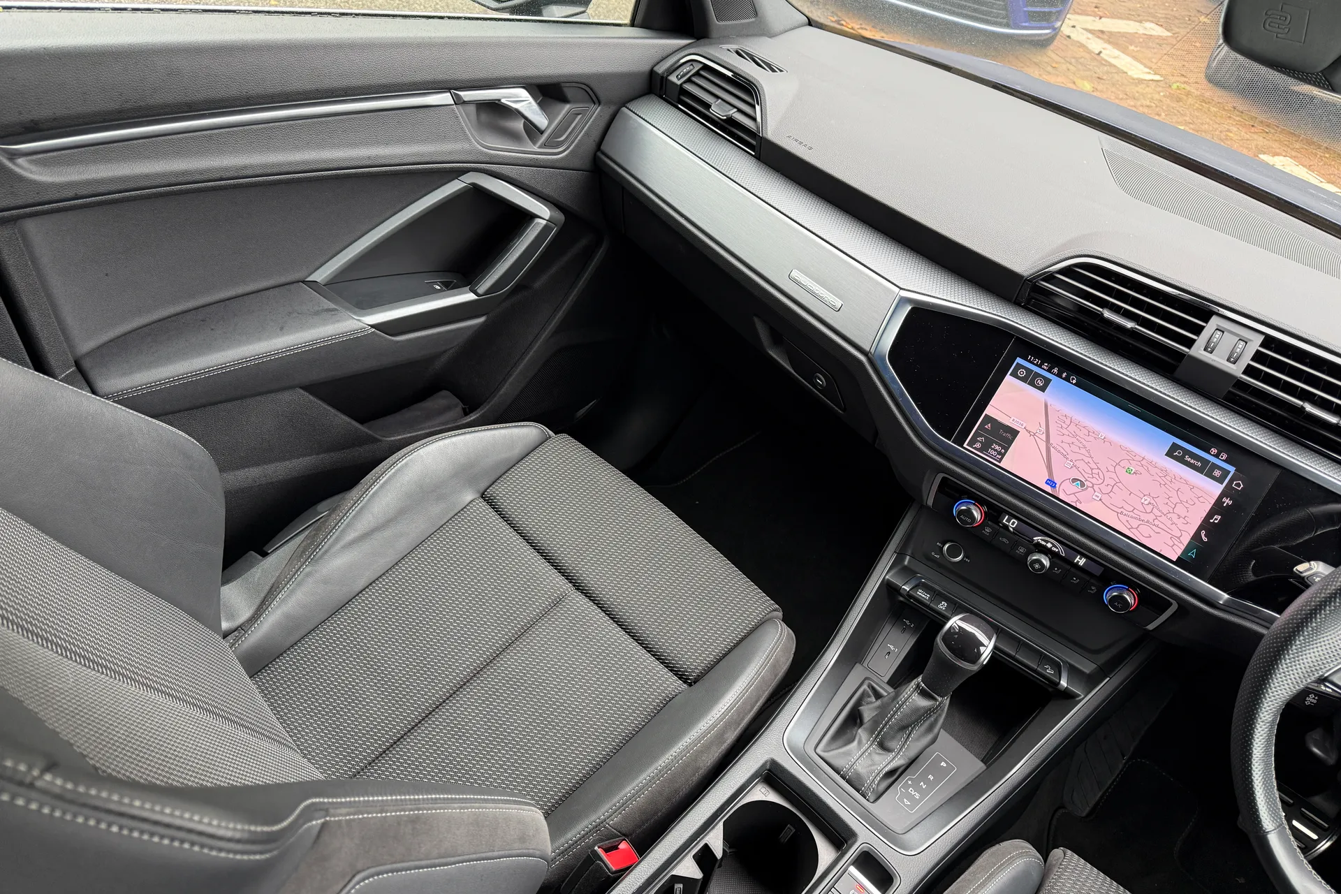 Audi Q3 thumbnail image number 52