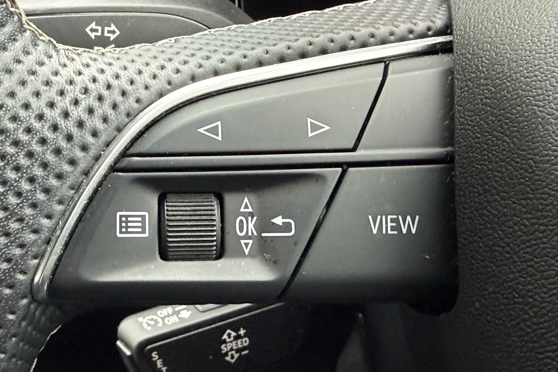 Audi Q3 thumbnail image number 57