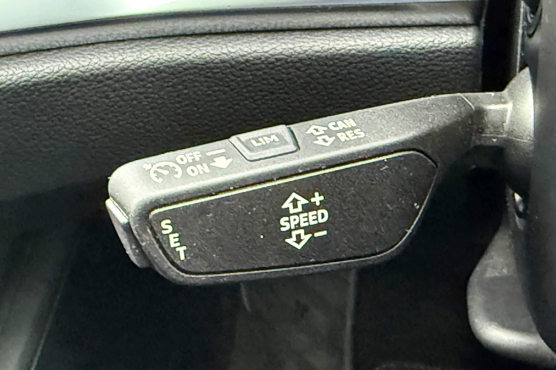 Audi Q3 thumbnail image number 61