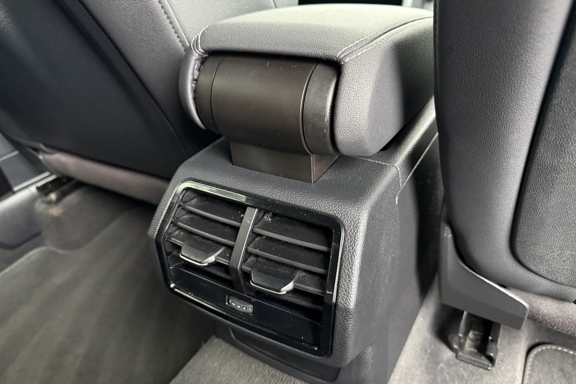 Audi Q3 thumbnail image number 33