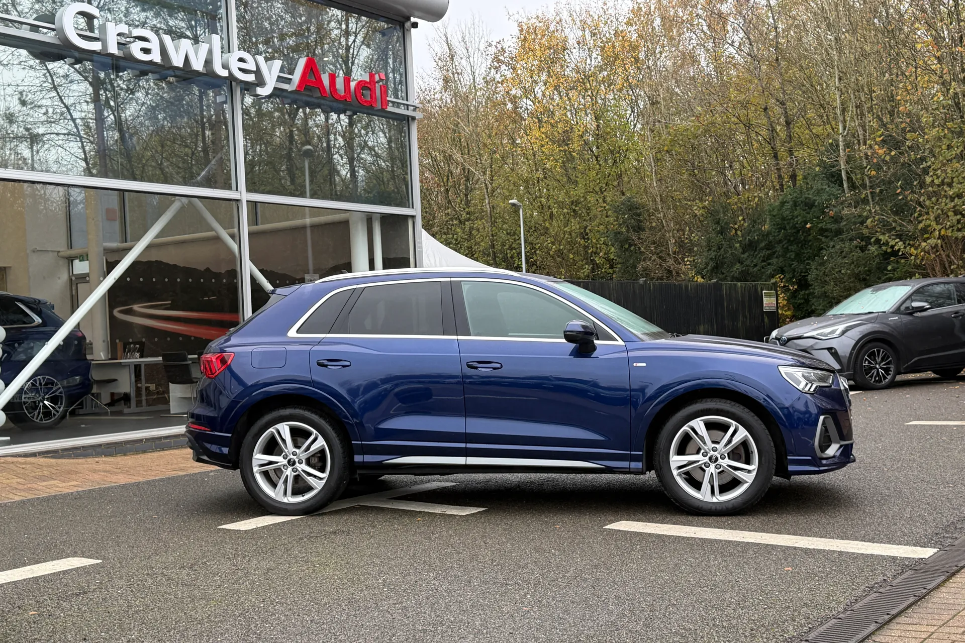 Audi Q3 thumbnail image number 2