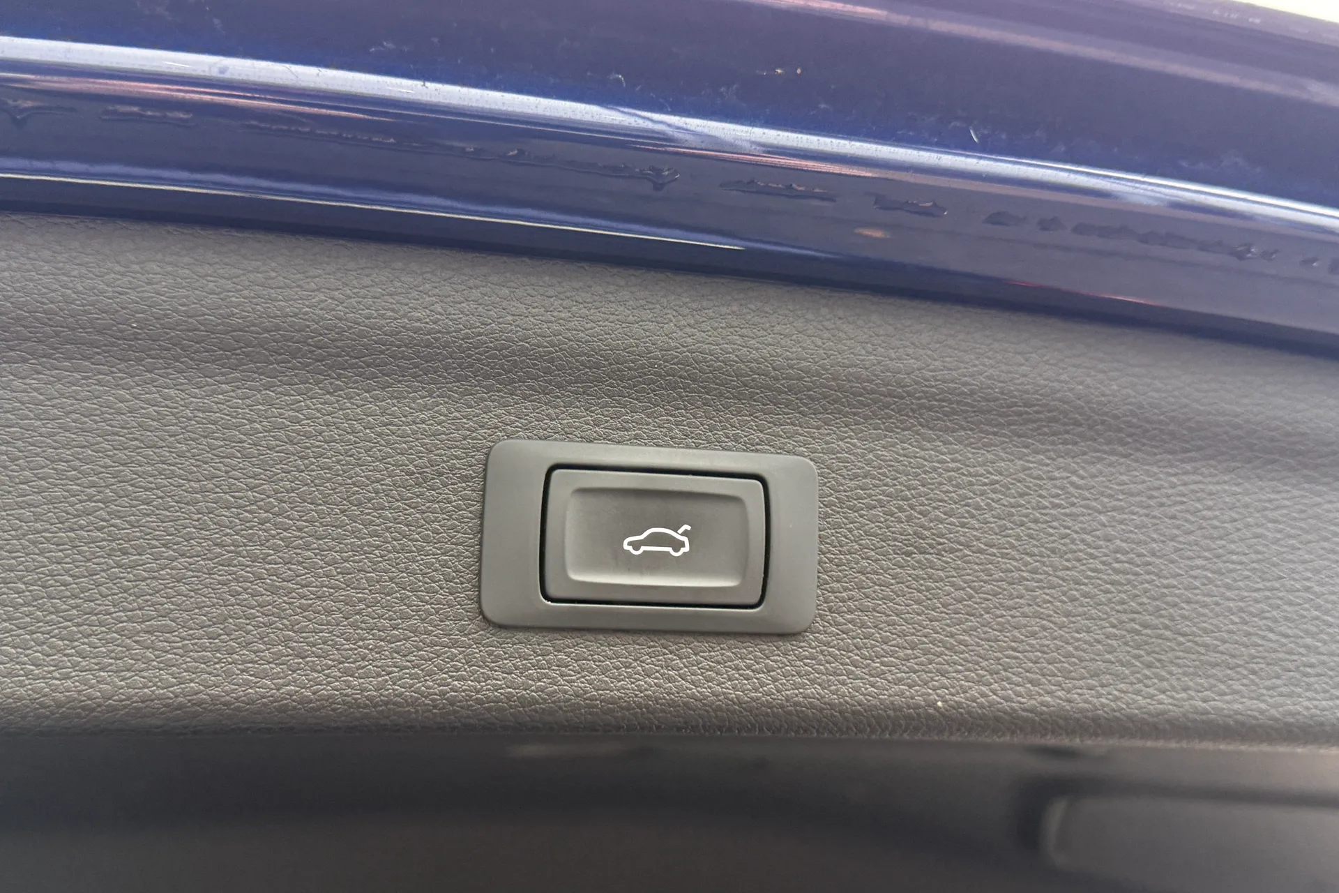 Audi Q3 thumbnail image number 25