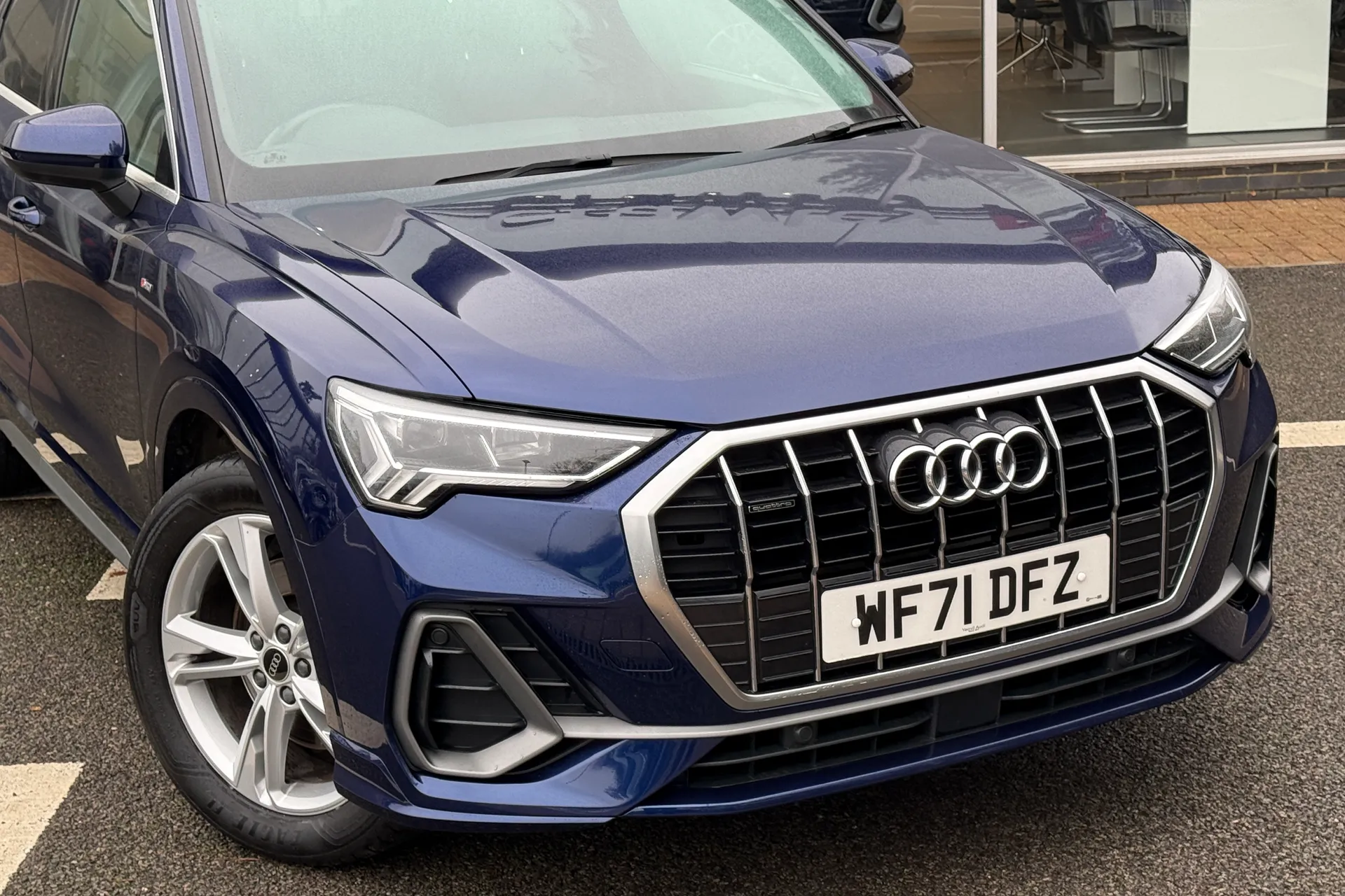 Audi Q3 thumbnail image number 36