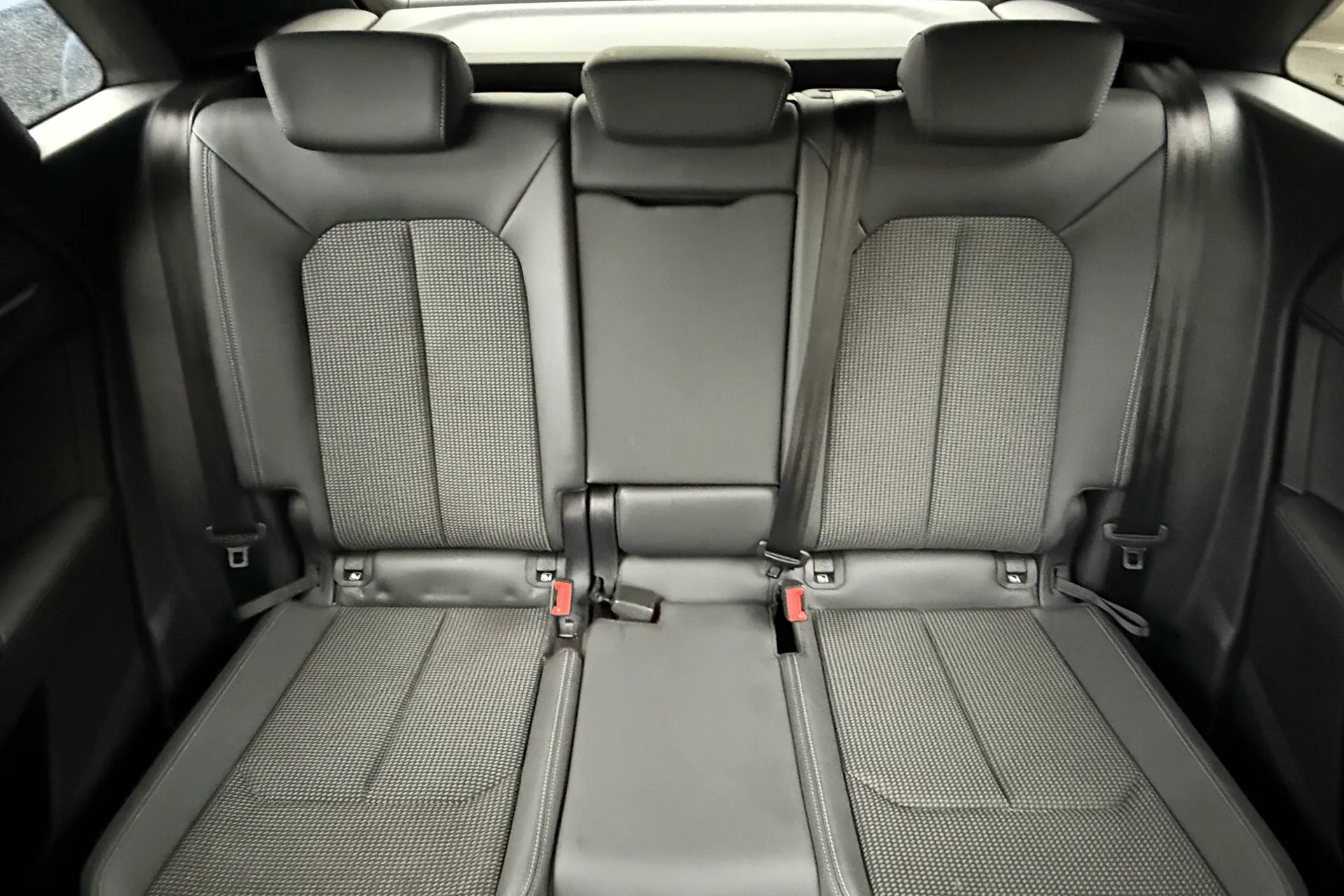 Audi Q3 thumbnail image number 30