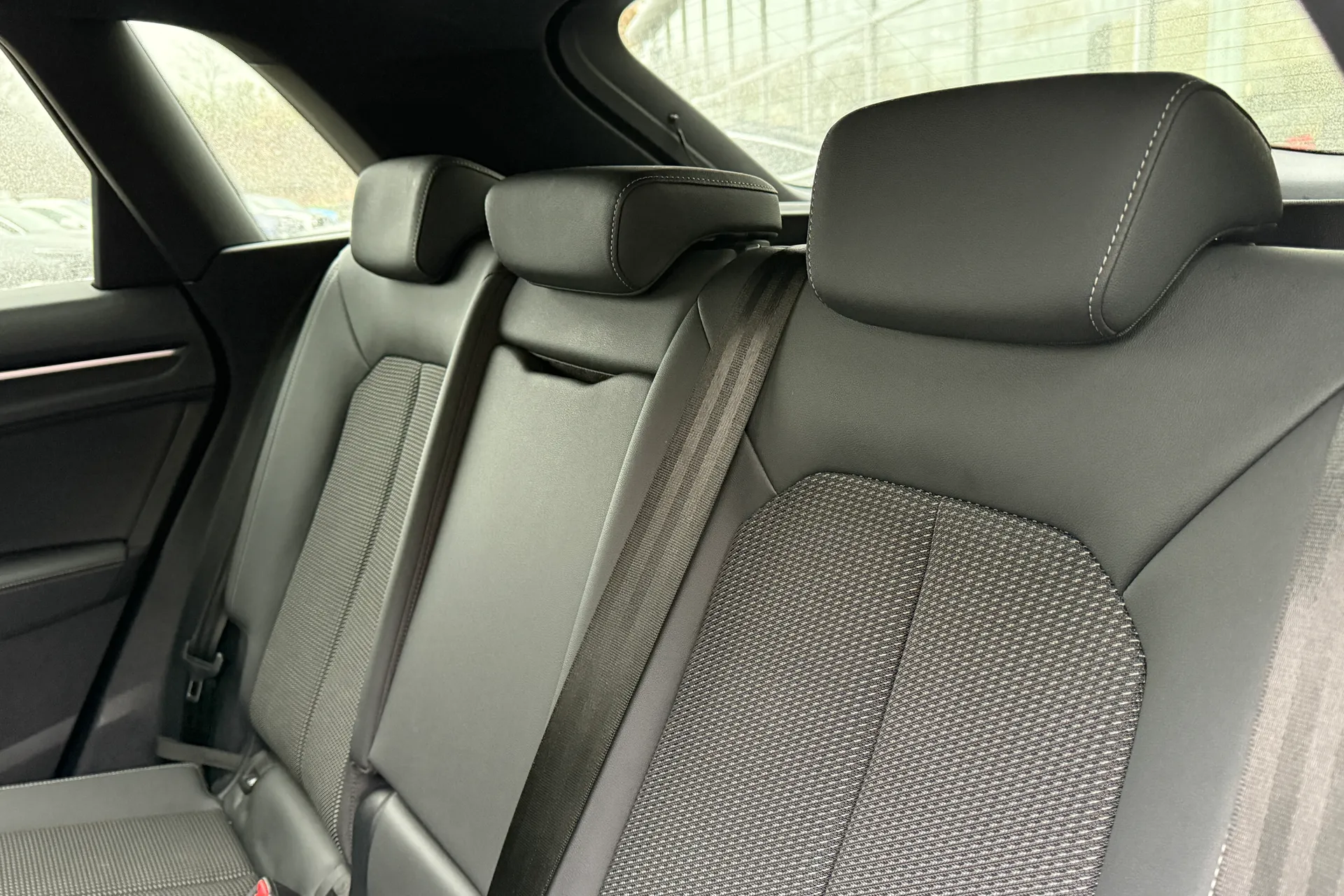 Audi Q3 thumbnail image number 34