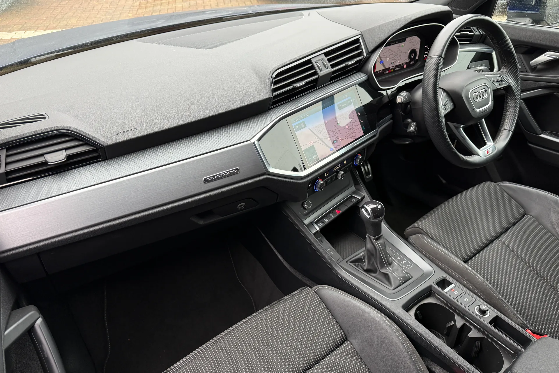 Audi Q3 thumbnail image number 19