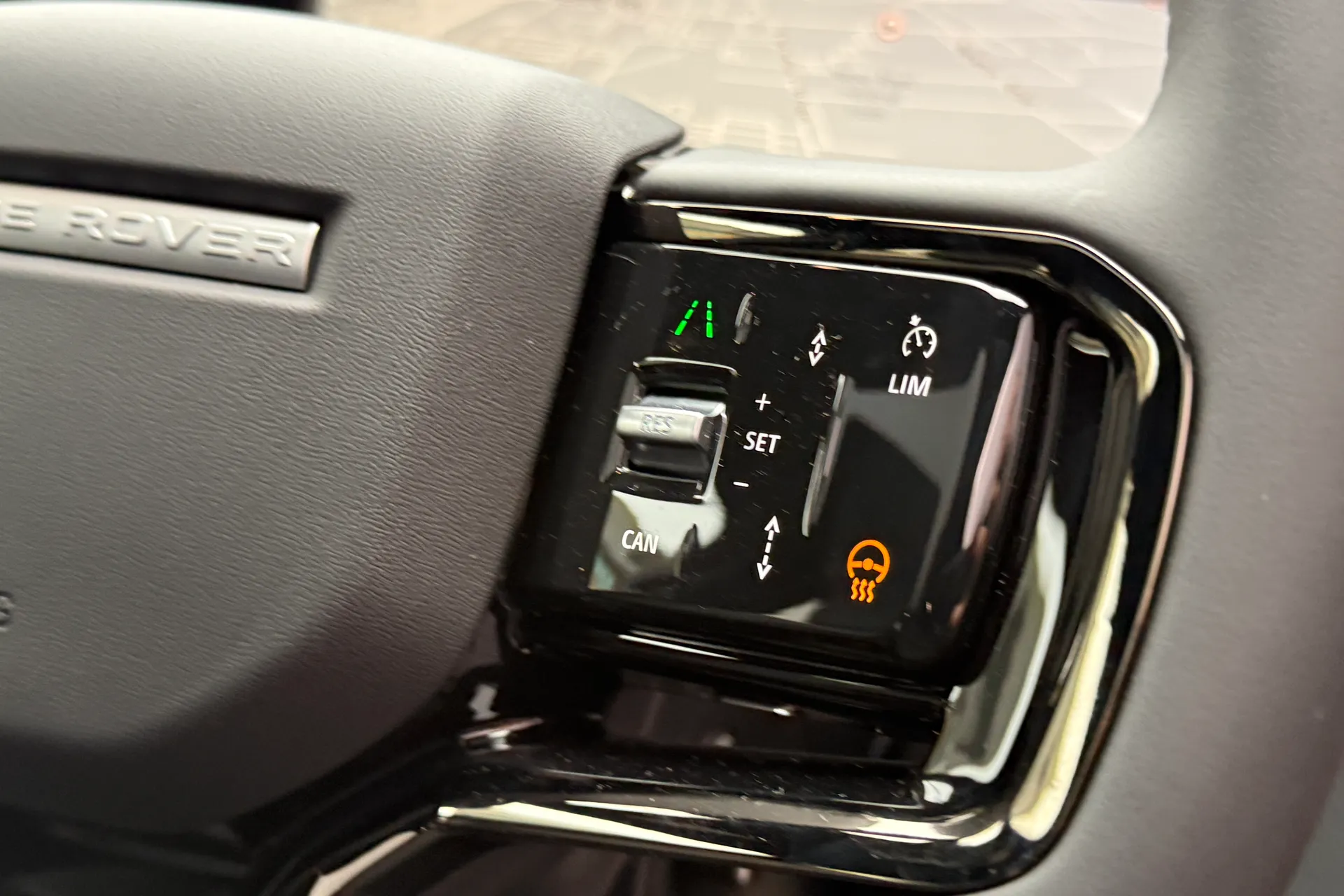 LAND ROVER RANGE ROVER VELAR thumbnail image number 41