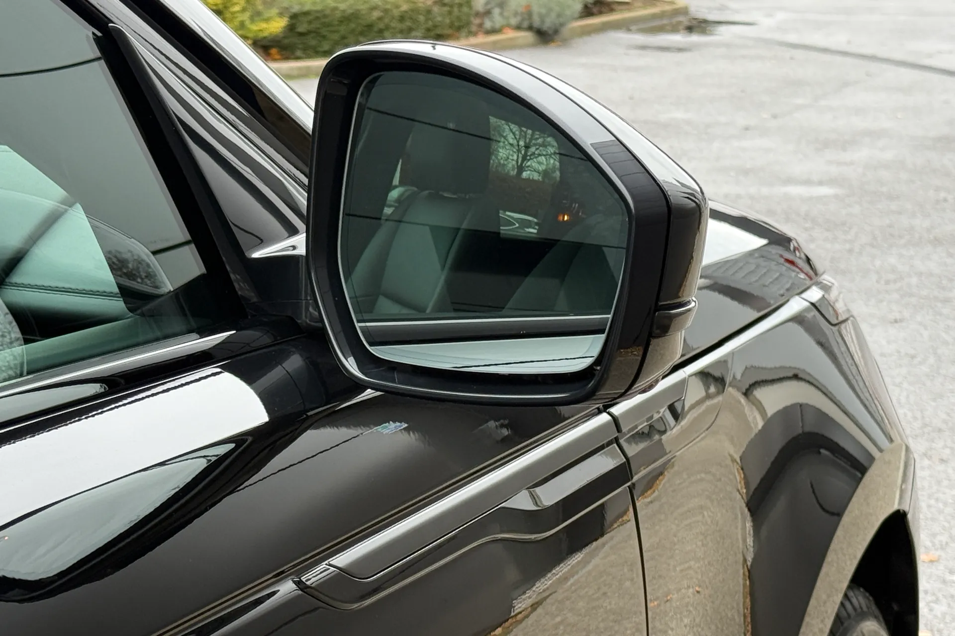 LAND ROVER RANGE ROVER VELAR thumbnail image number 13