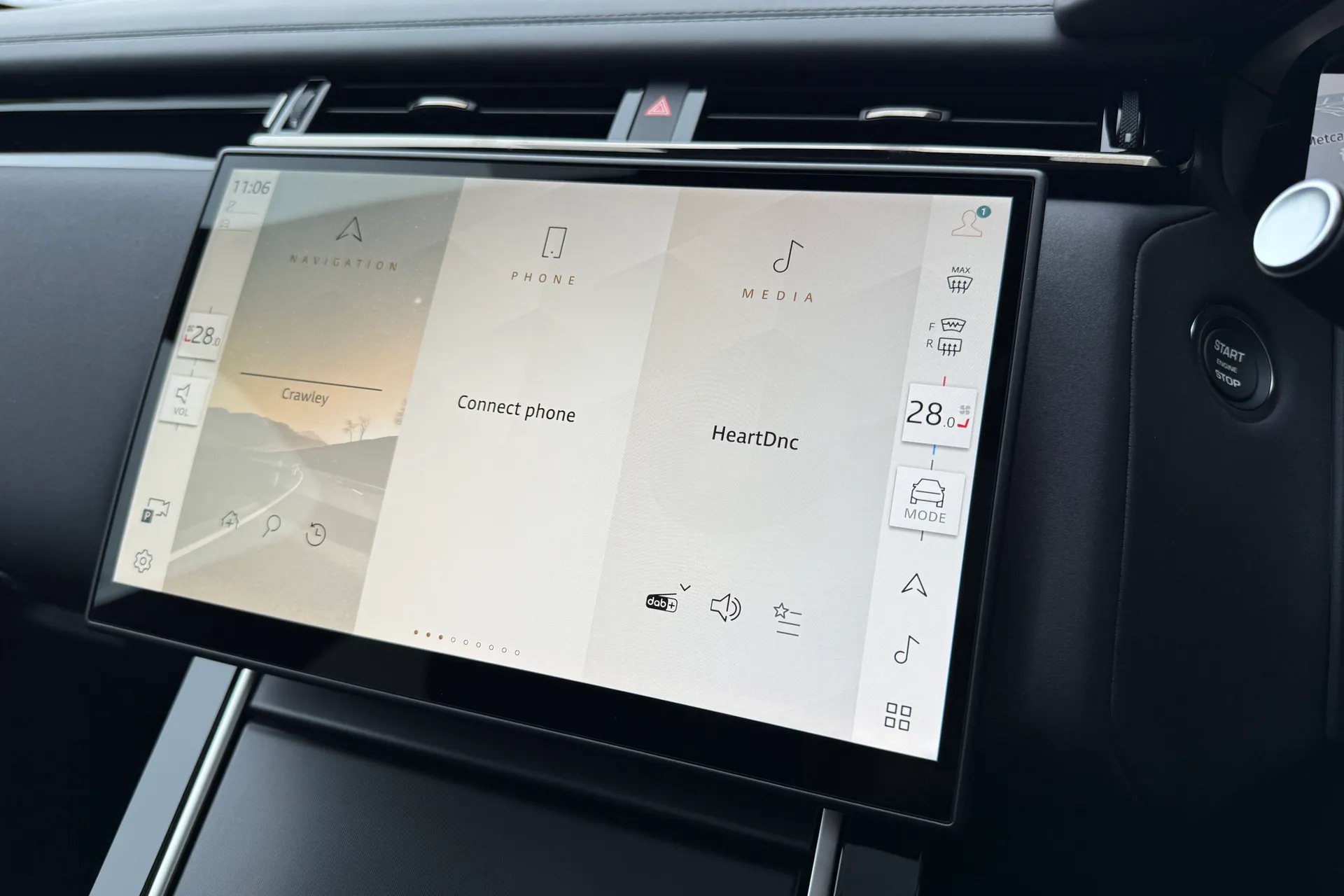 LAND ROVER RANGE ROVER VELAR thumbnail image number 46