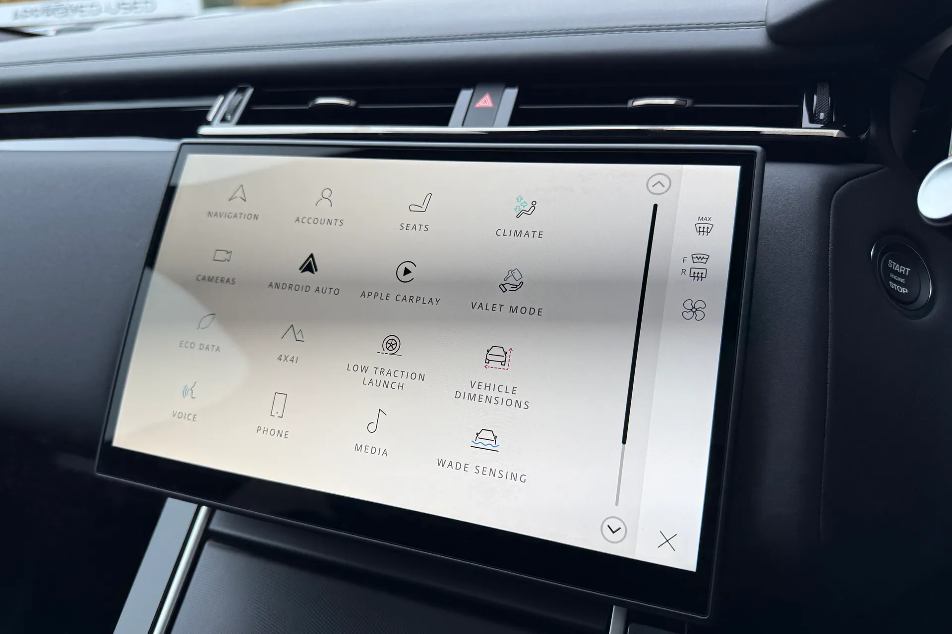 LAND ROVER RANGE ROVER VELAR thumbnail image number 47