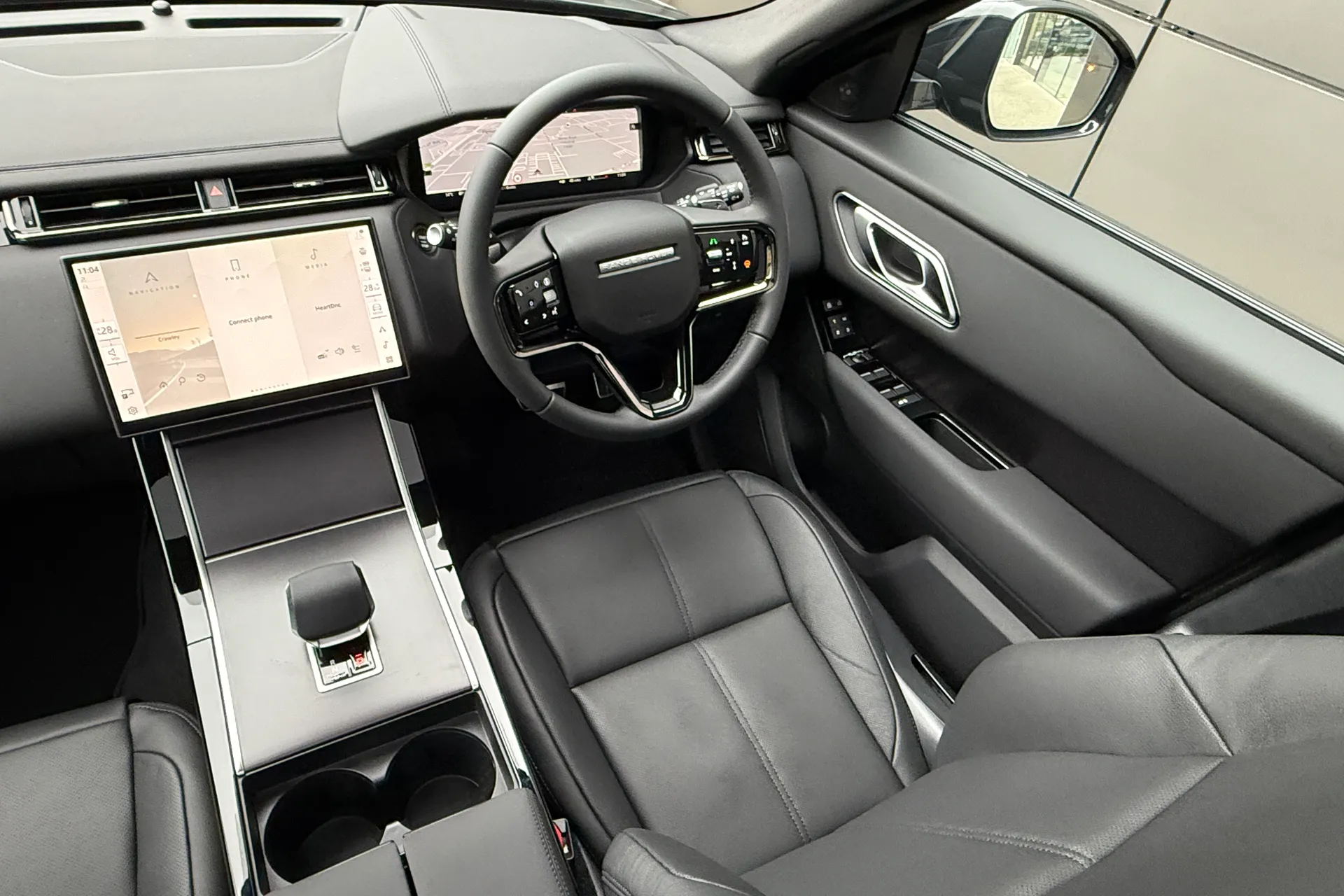 LAND ROVER RANGE ROVER VELAR thumbnail image number 24