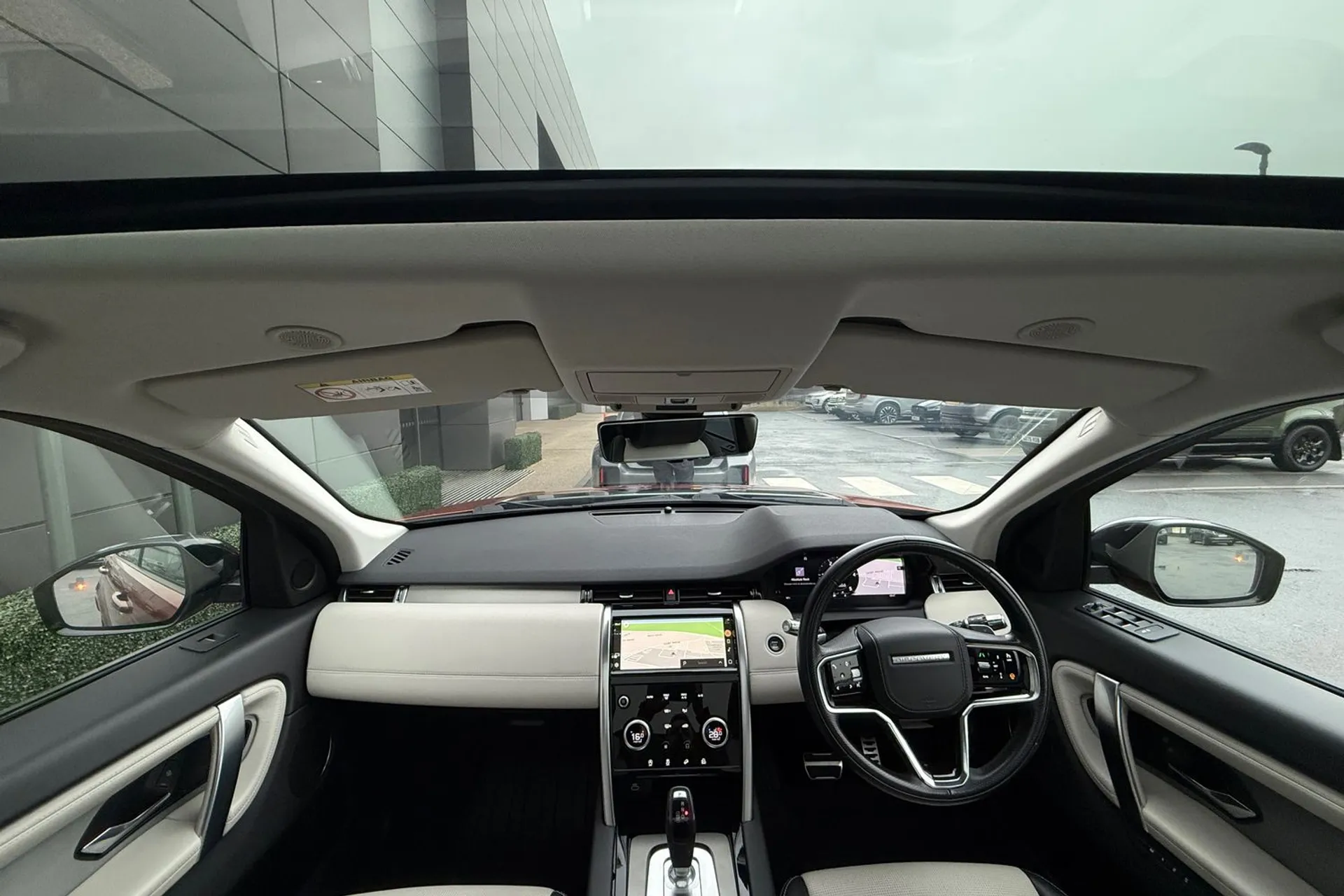 LAND ROVER DISCOVERY SPORT thumbnail image number 3