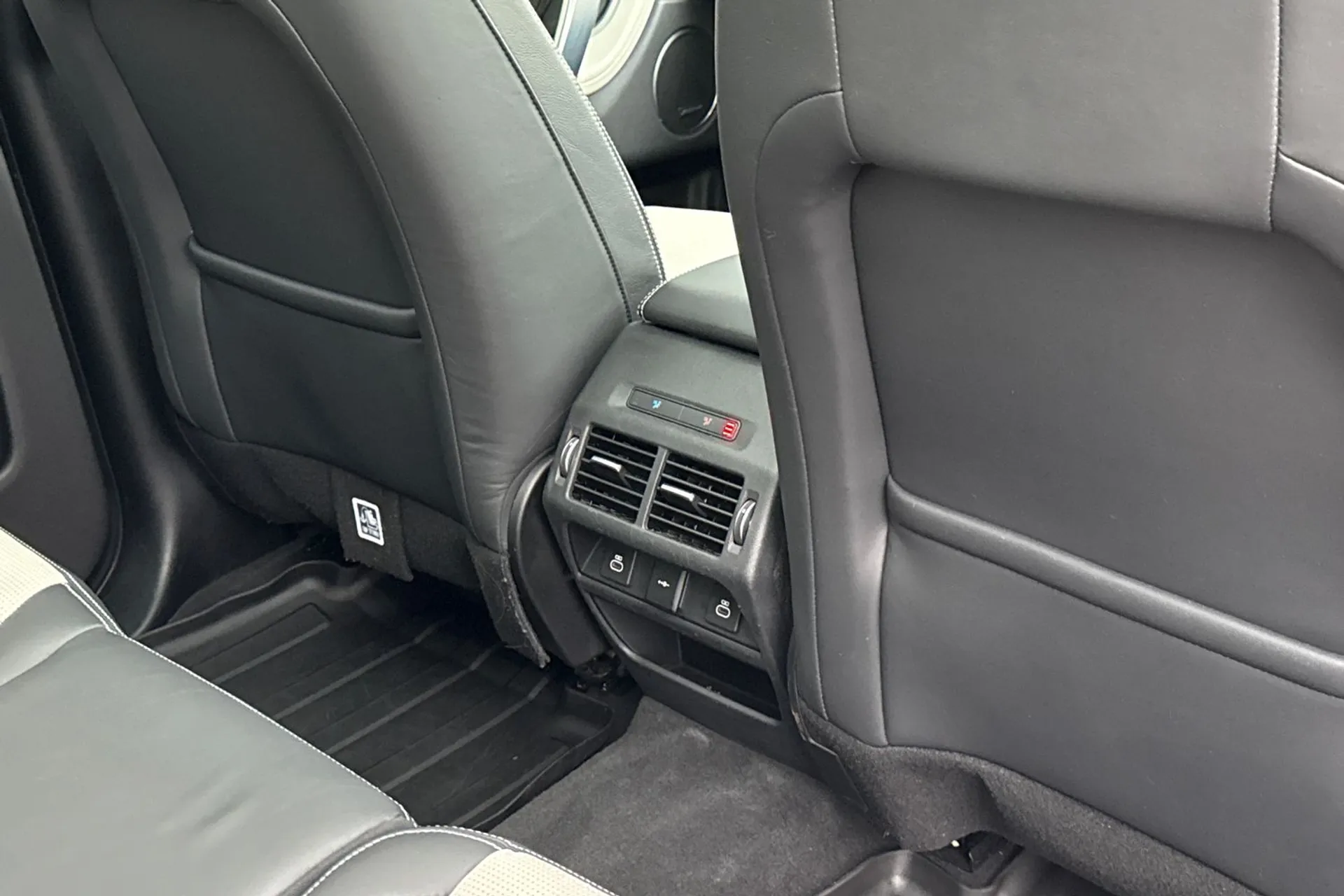 LAND ROVER DISCOVERY SPORT thumbnail image number 56