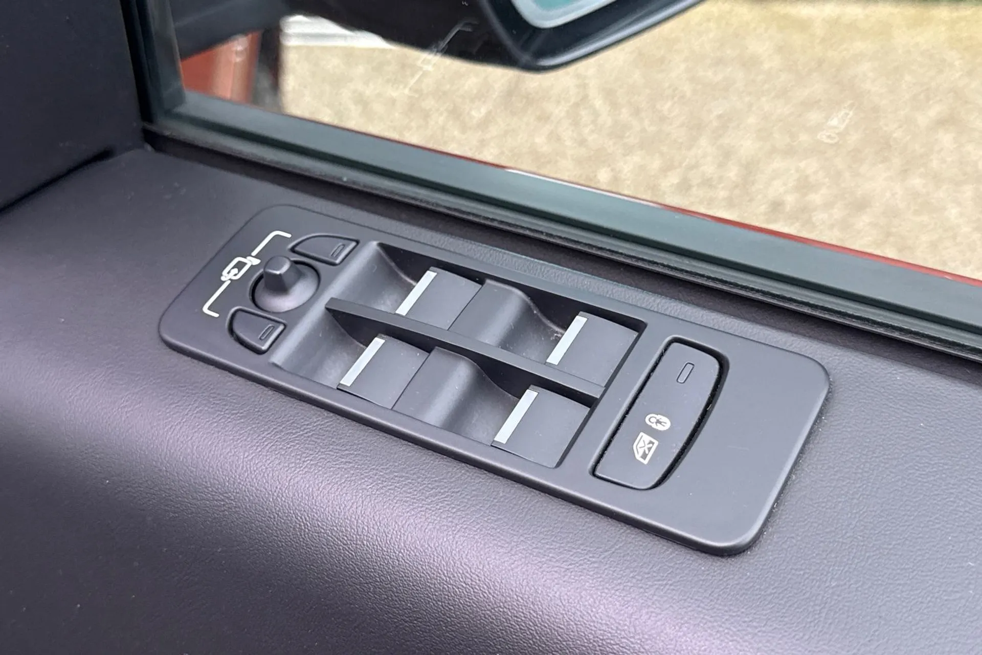 LAND ROVER DISCOVERY SPORT thumbnail image number 31