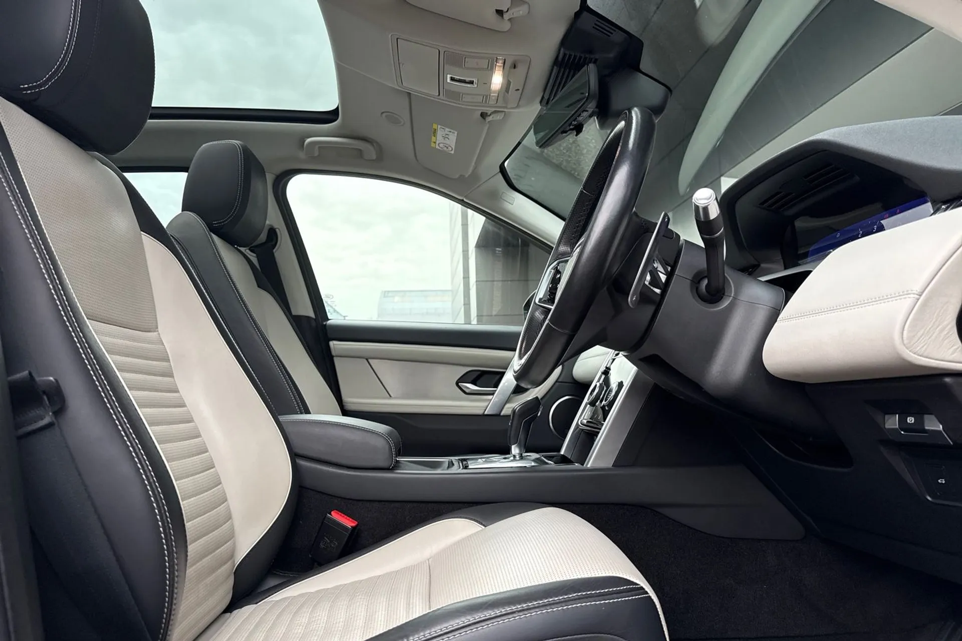 LAND ROVER DISCOVERY SPORT thumbnail image number 21