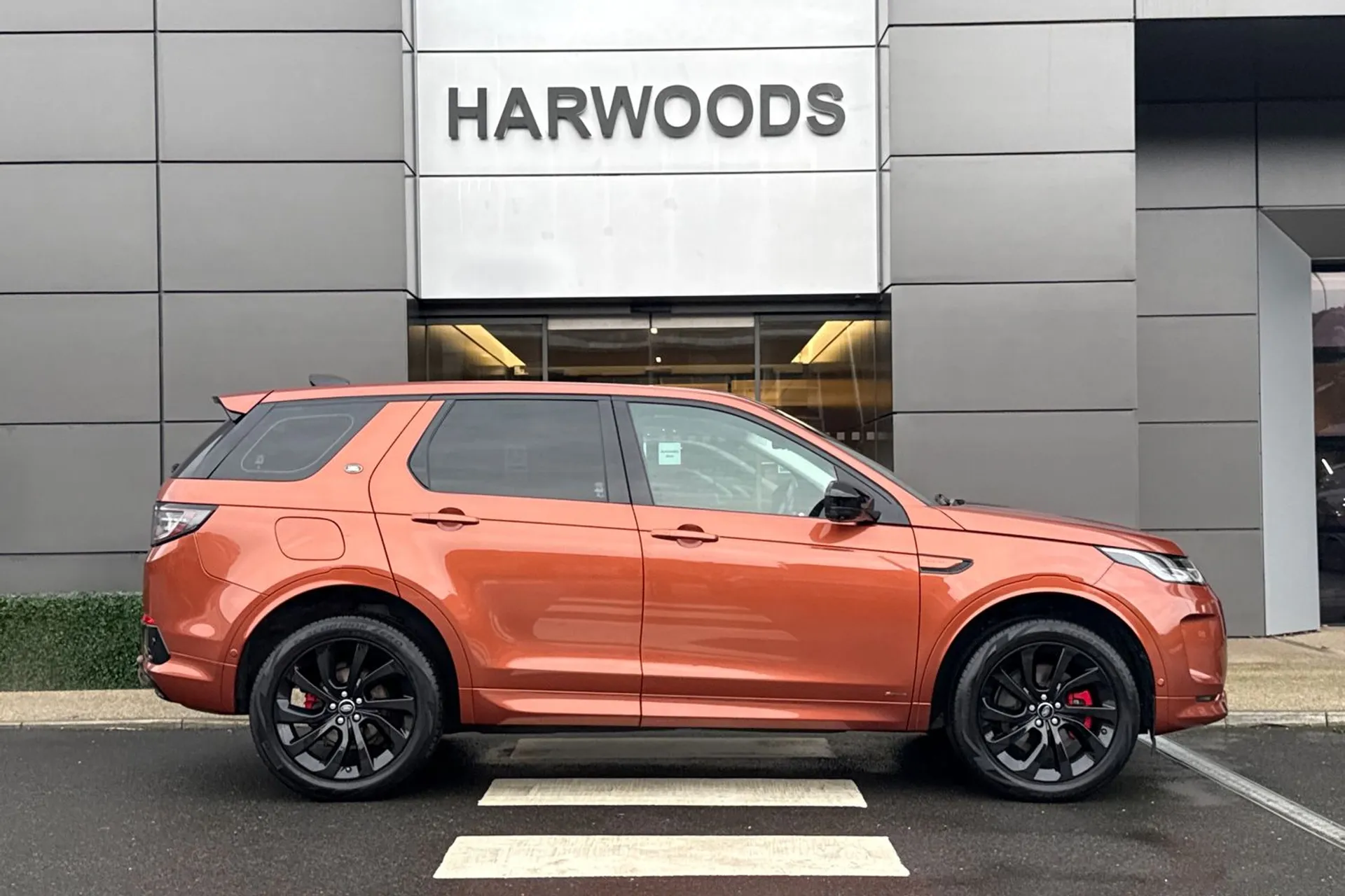 LAND ROVER DISCOVERY SPORT thumbnail image number 2