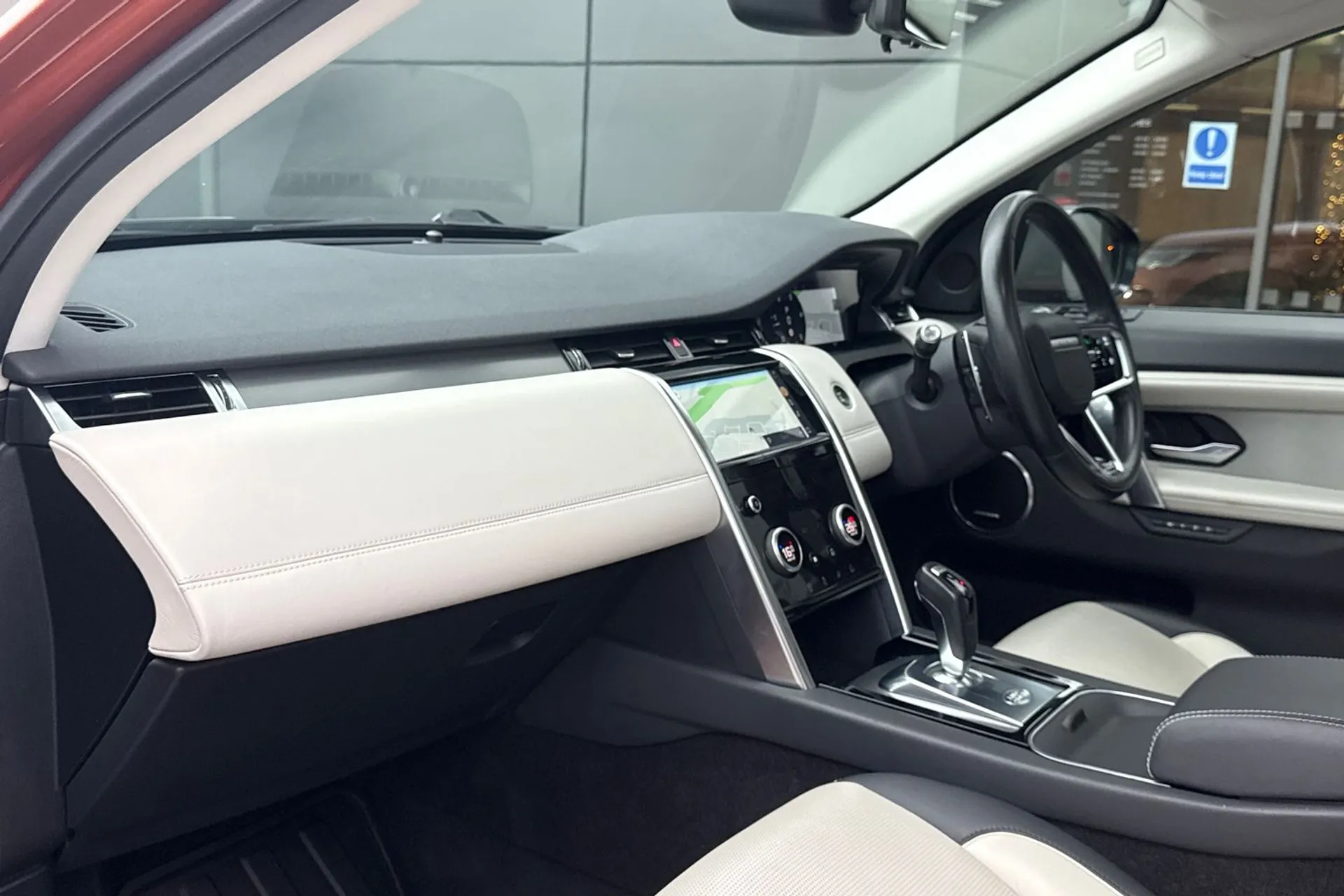 LAND ROVER DISCOVERY SPORT thumbnail image number 37