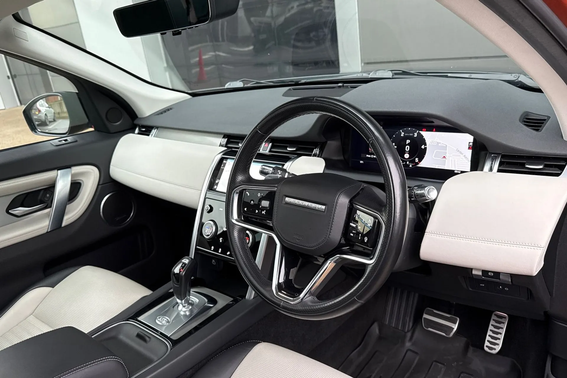 LAND ROVER DISCOVERY SPORT thumbnail image number 20