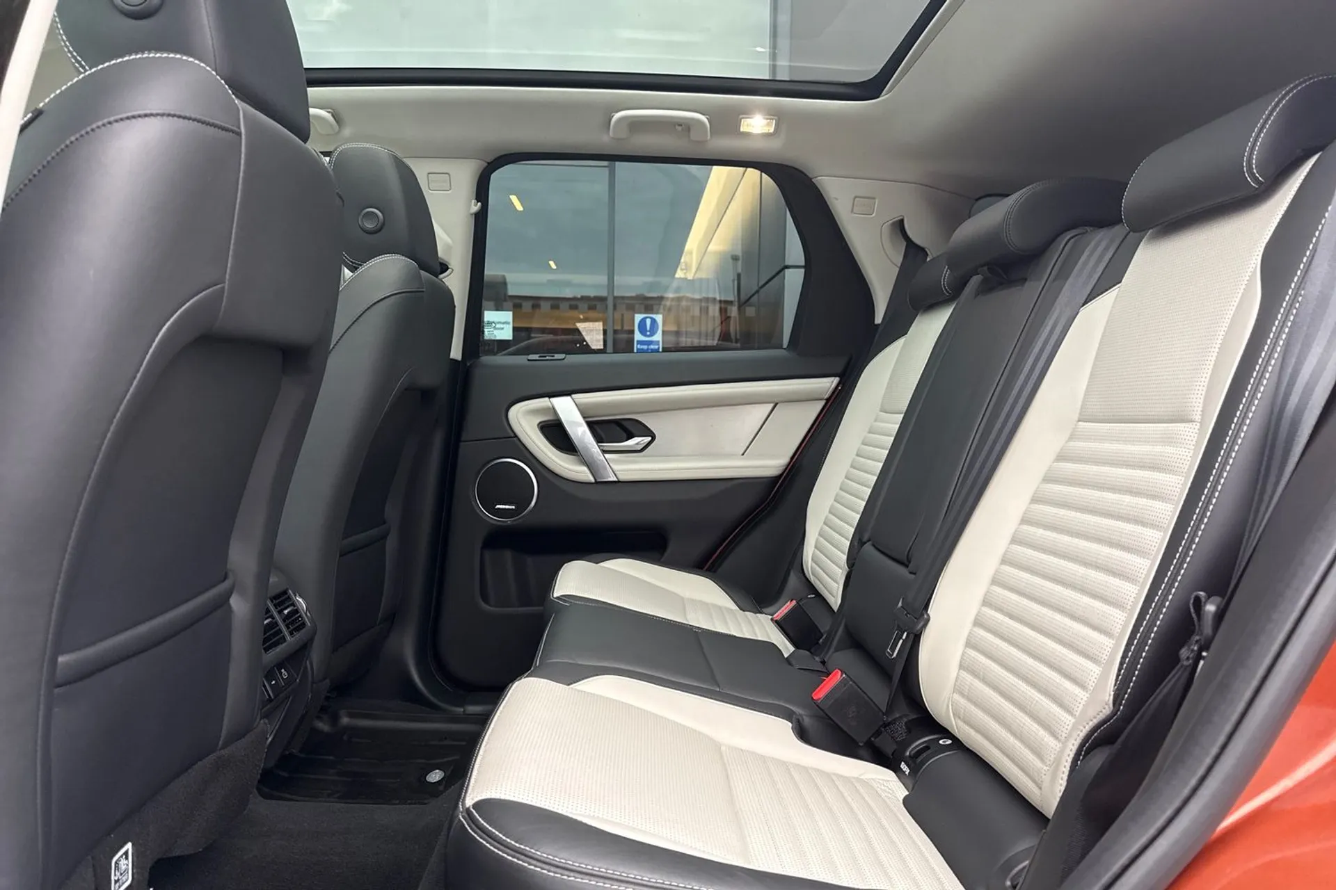 LAND ROVER DISCOVERY SPORT thumbnail image number 40