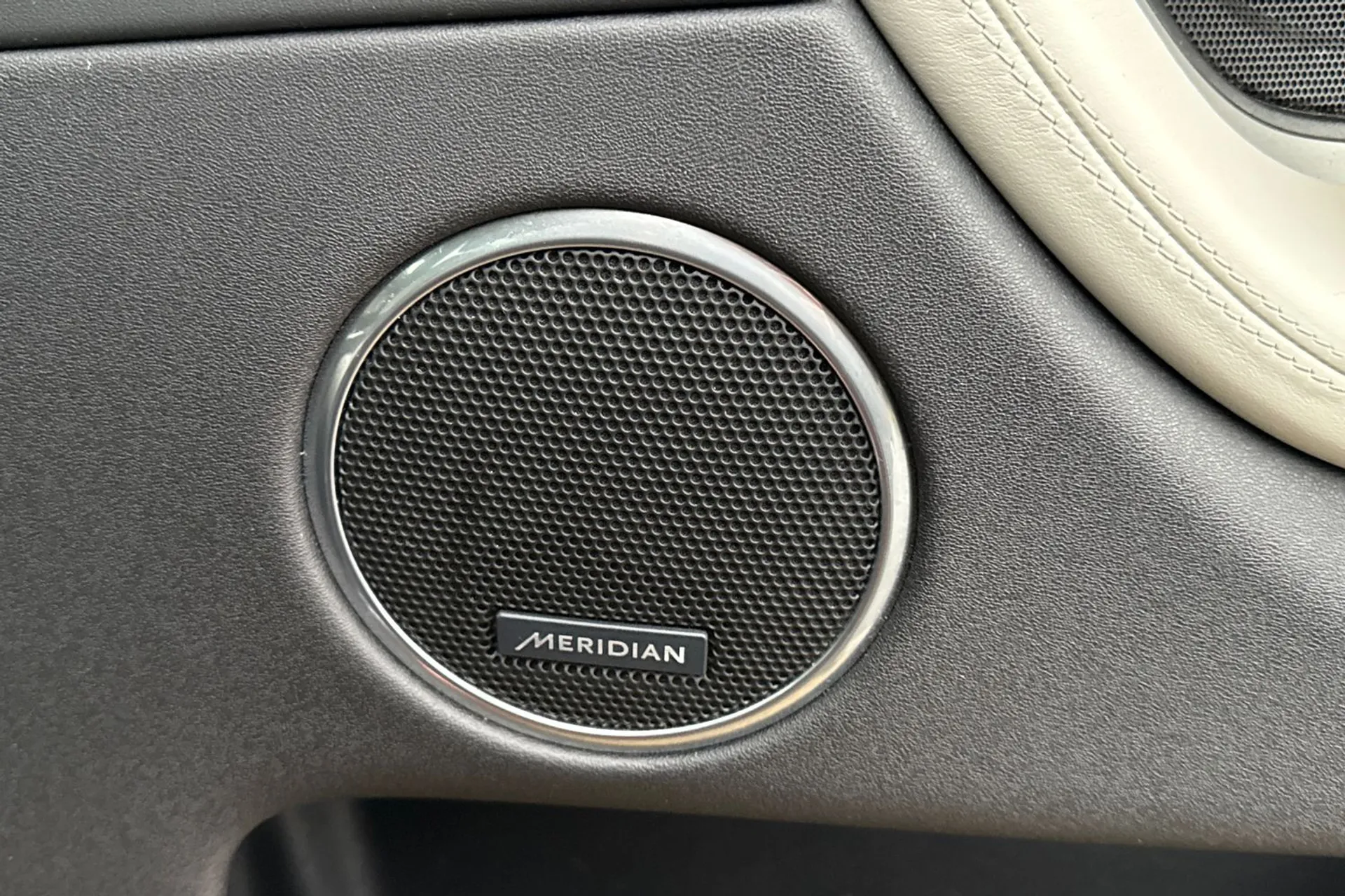 LAND ROVER DISCOVERY SPORT thumbnail image number 50