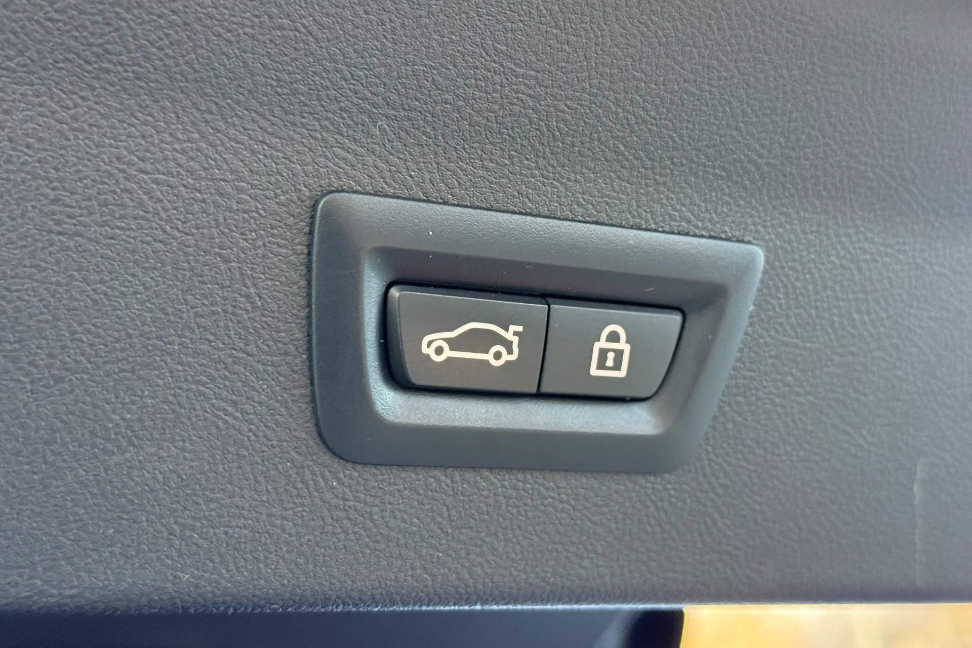 BMW X4 thumbnail image number 39