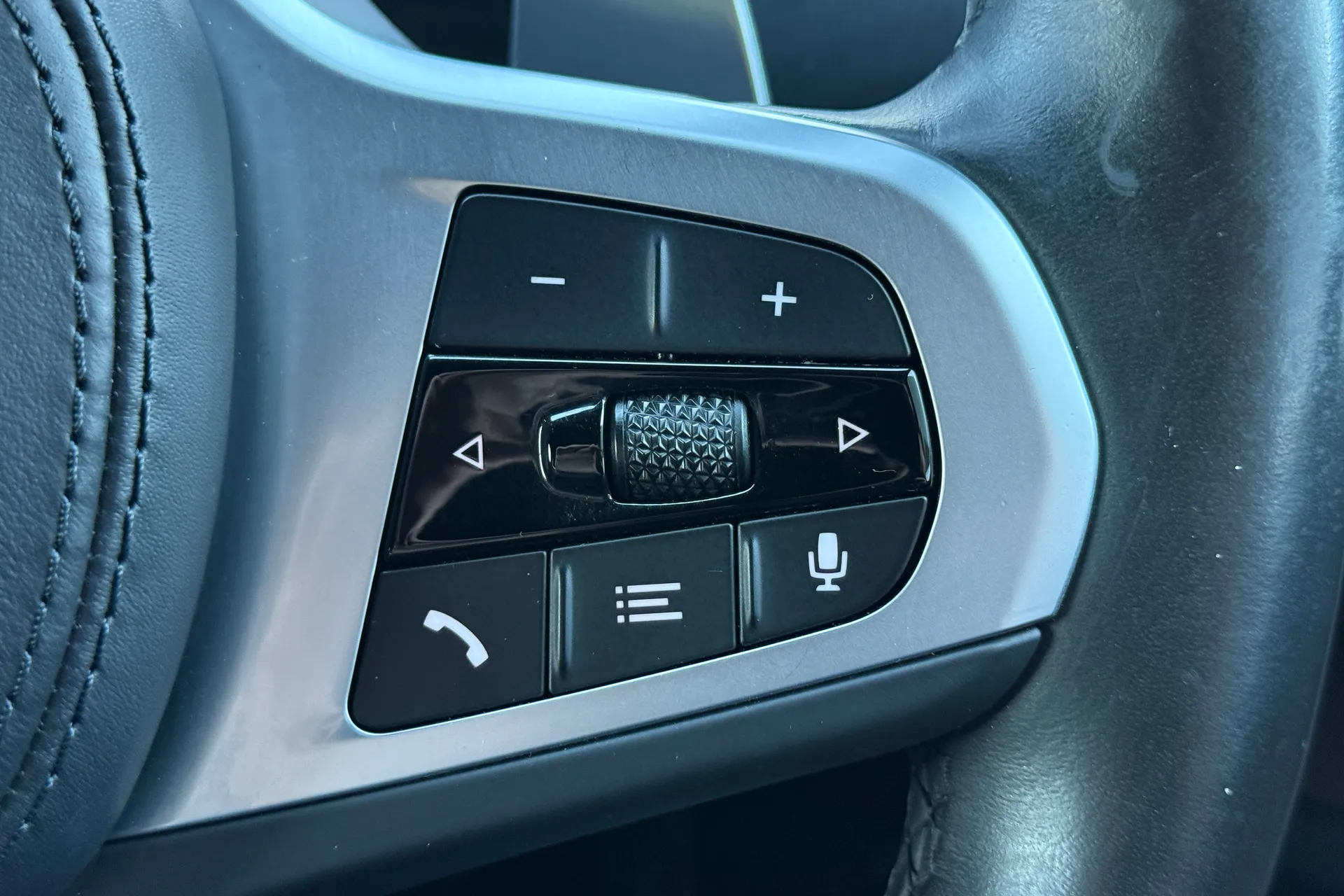 BMW X4 thumbnail image number 26