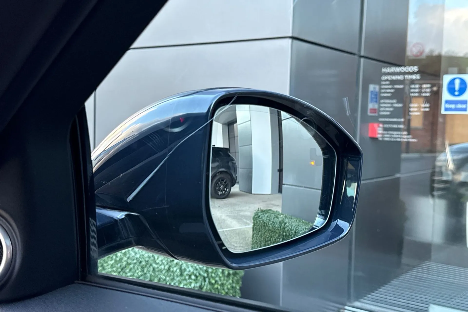 LAND ROVER RANGE ROVER EVOQUE thumbnail image number 9