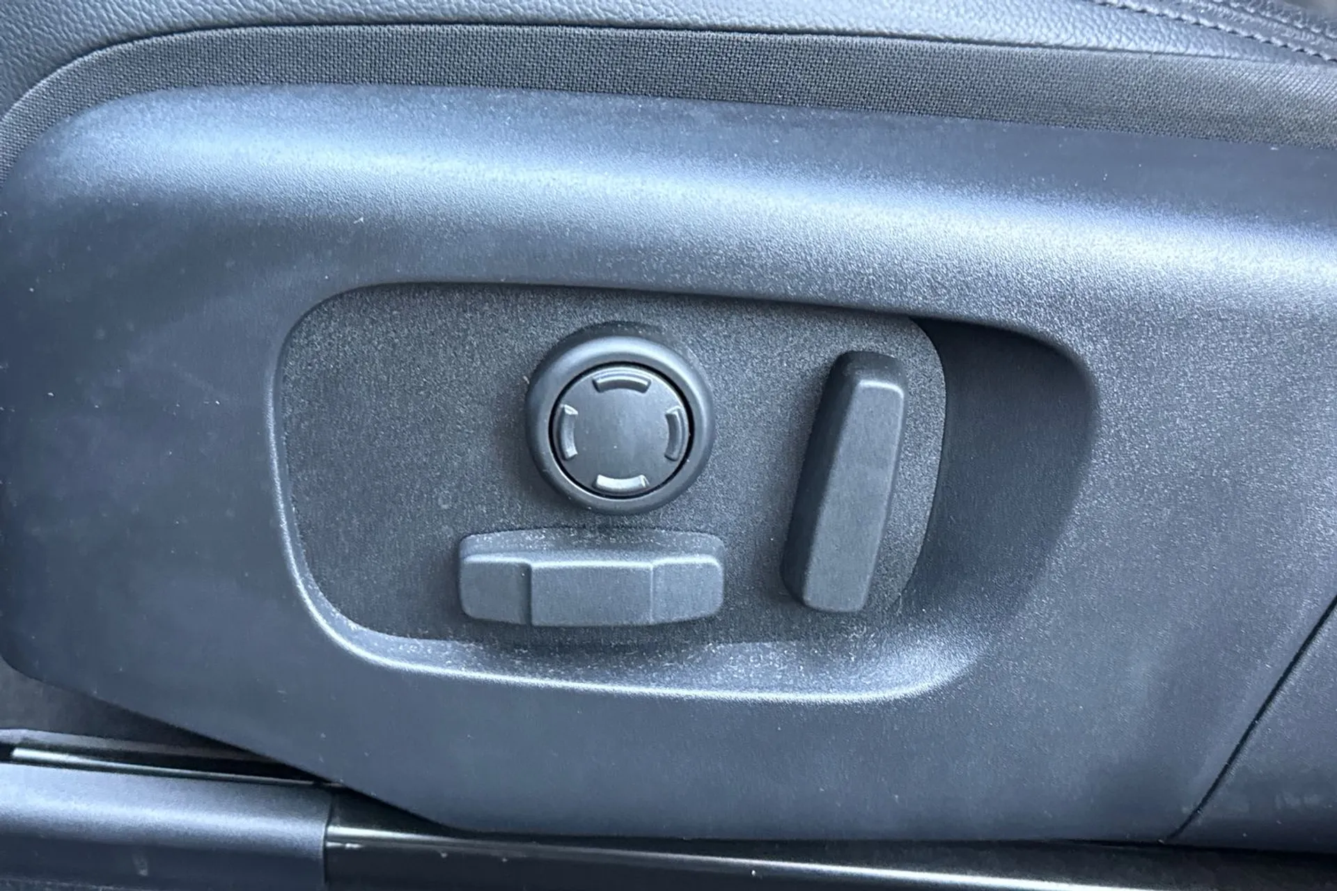 LAND ROVER RANGE ROVER EVOQUE thumbnail image number 51