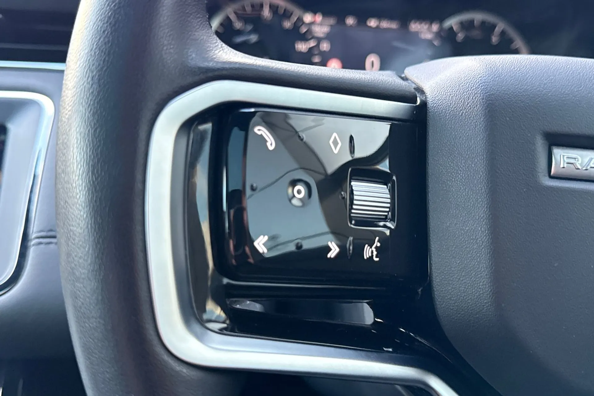 LAND ROVER RANGE ROVER EVOQUE thumbnail image number 30