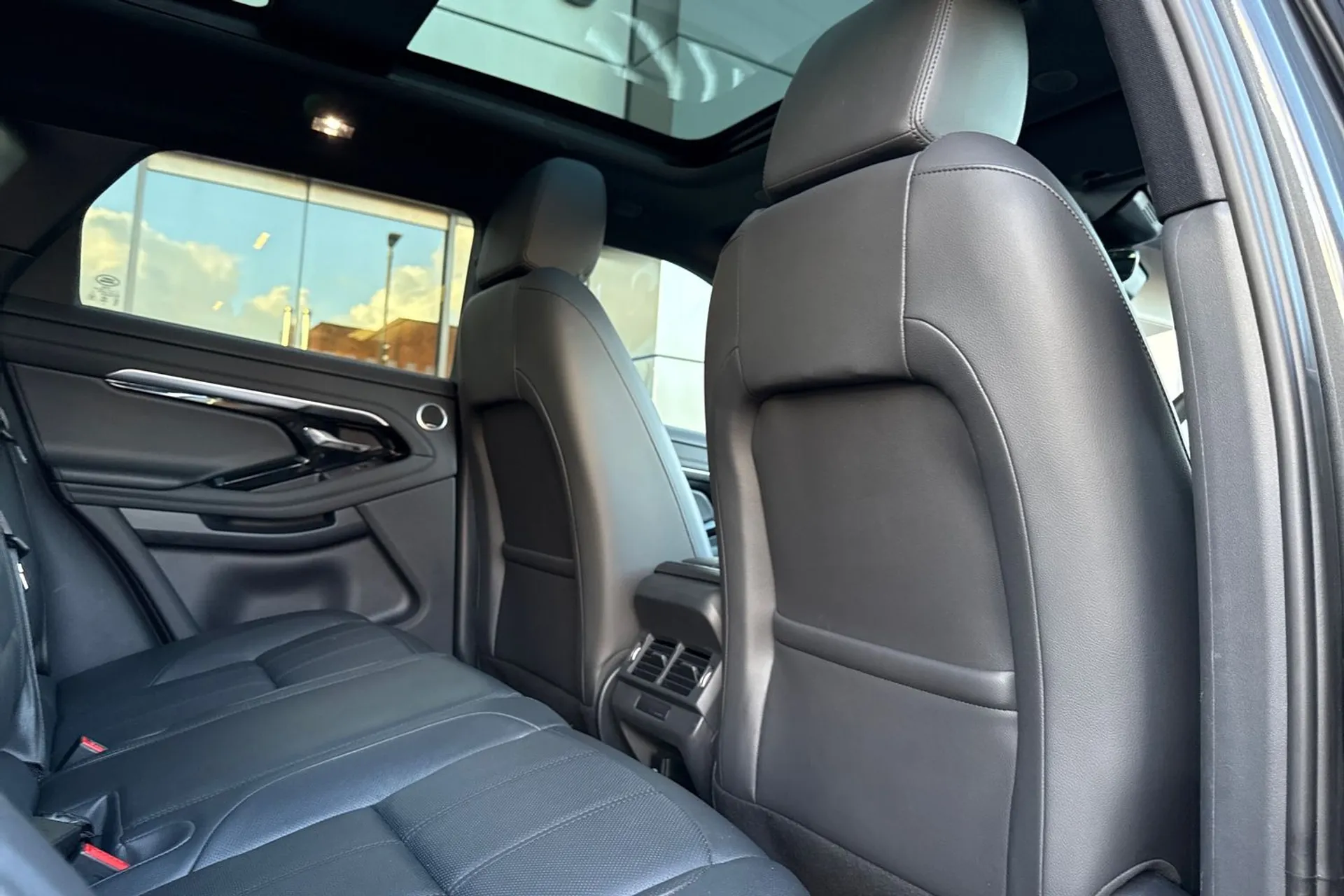 LAND ROVER RANGE ROVER EVOQUE thumbnail image number 37