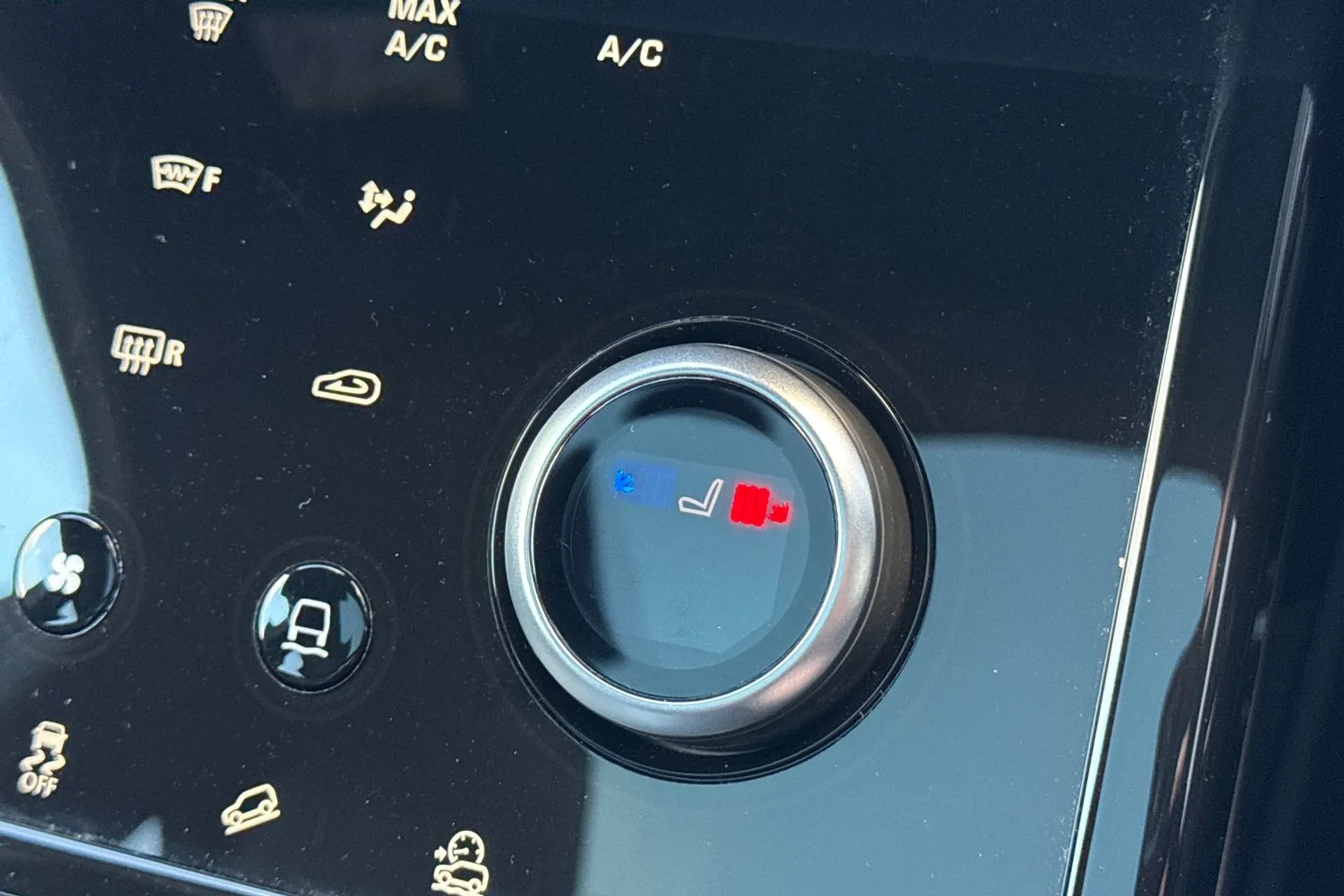 LAND ROVER RANGE ROVER EVOQUE thumbnail image number 64