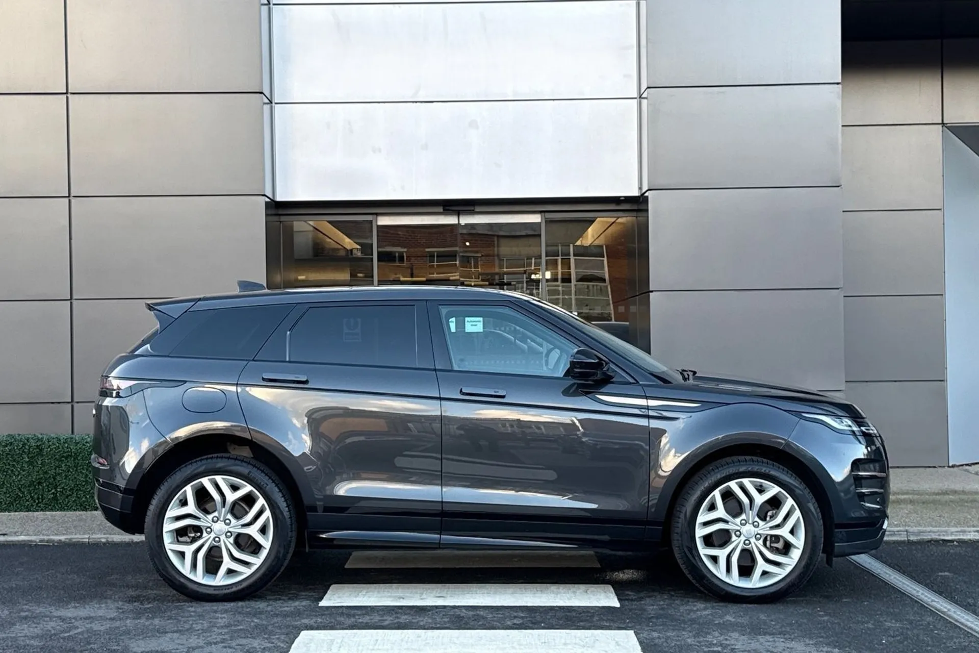 LAND ROVER RANGE ROVER EVOQUE thumbnail image number 2