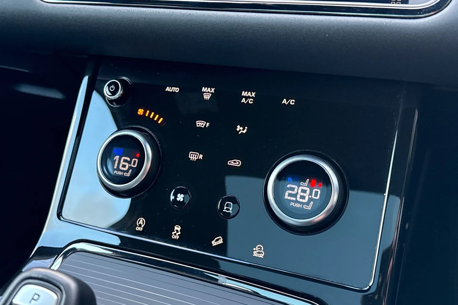 LAND ROVER RANGE ROVER EVOQUE thumbnail image number 53