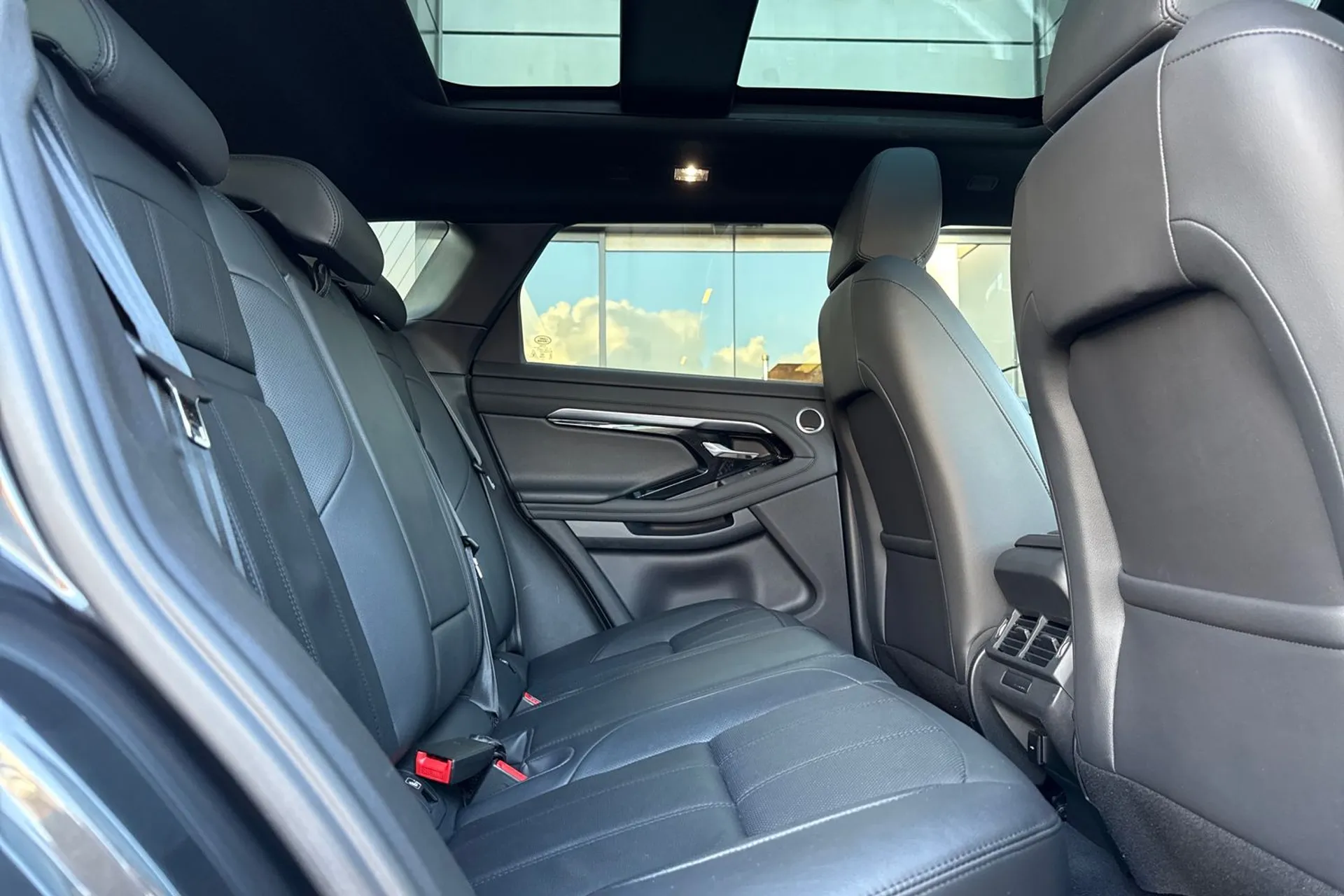 LAND ROVER RANGE ROVER EVOQUE thumbnail image number 36