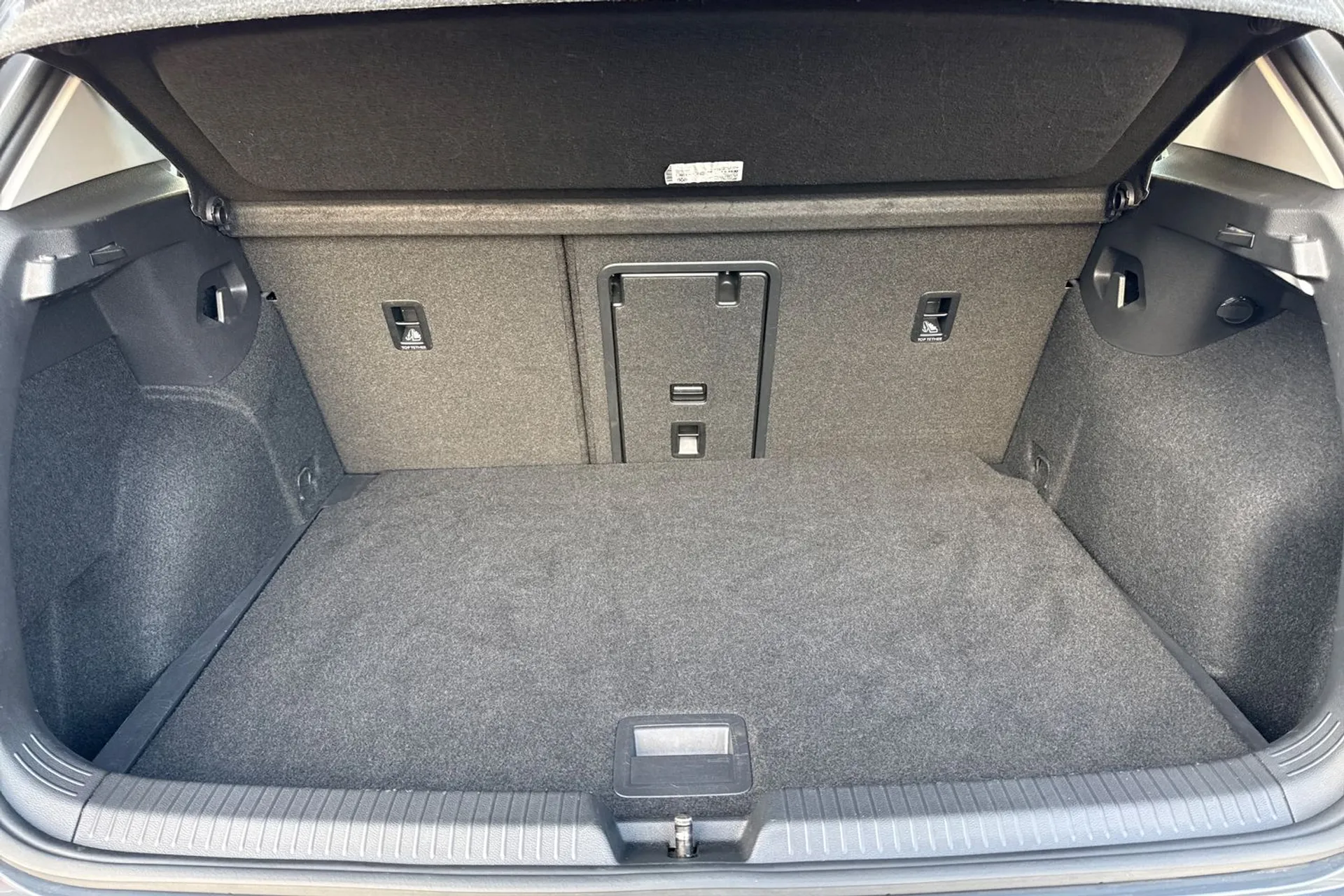 VOLKSWAGEN GOLF thumbnail image number 21