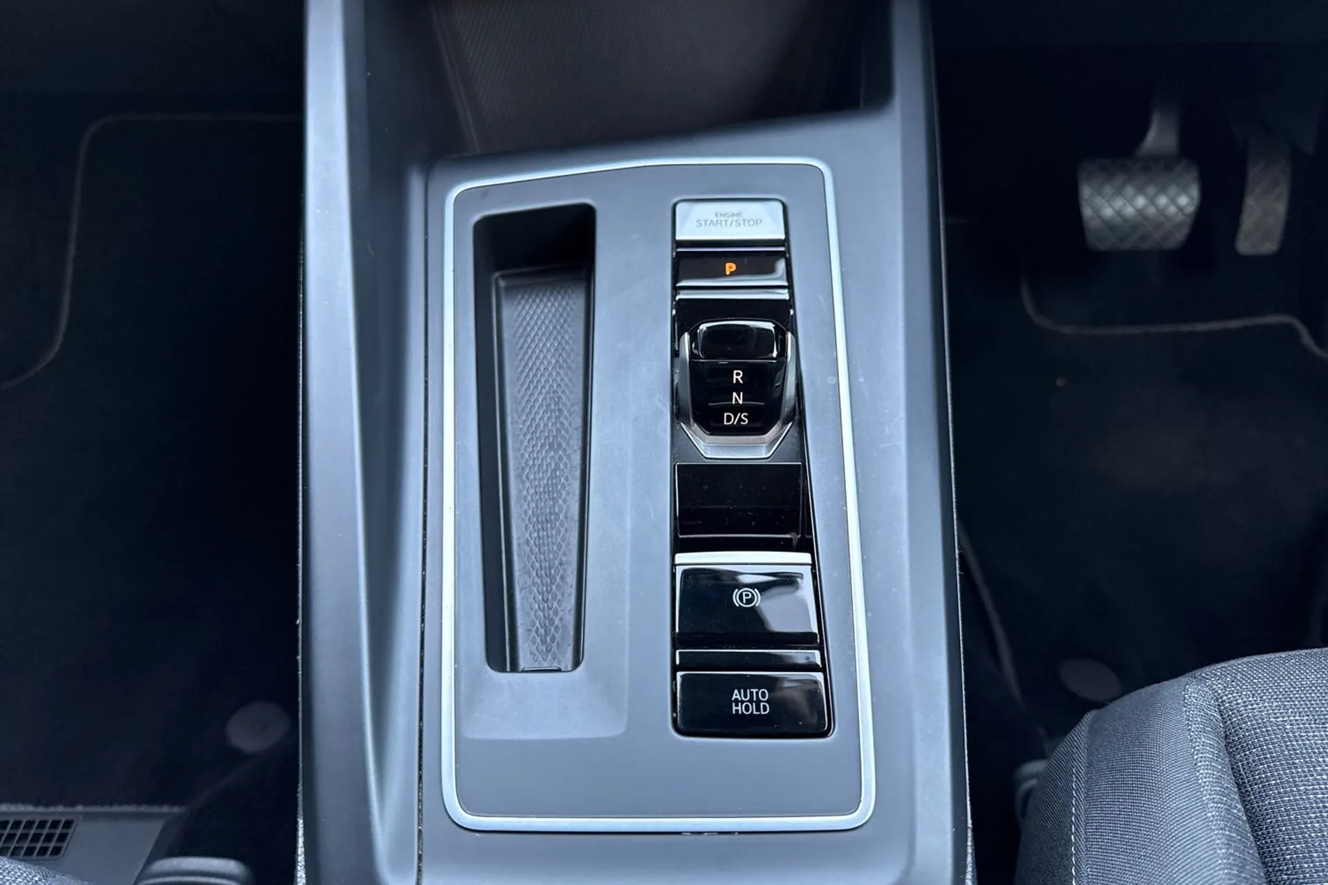 VOLKSWAGEN GOLF thumbnail image number 35