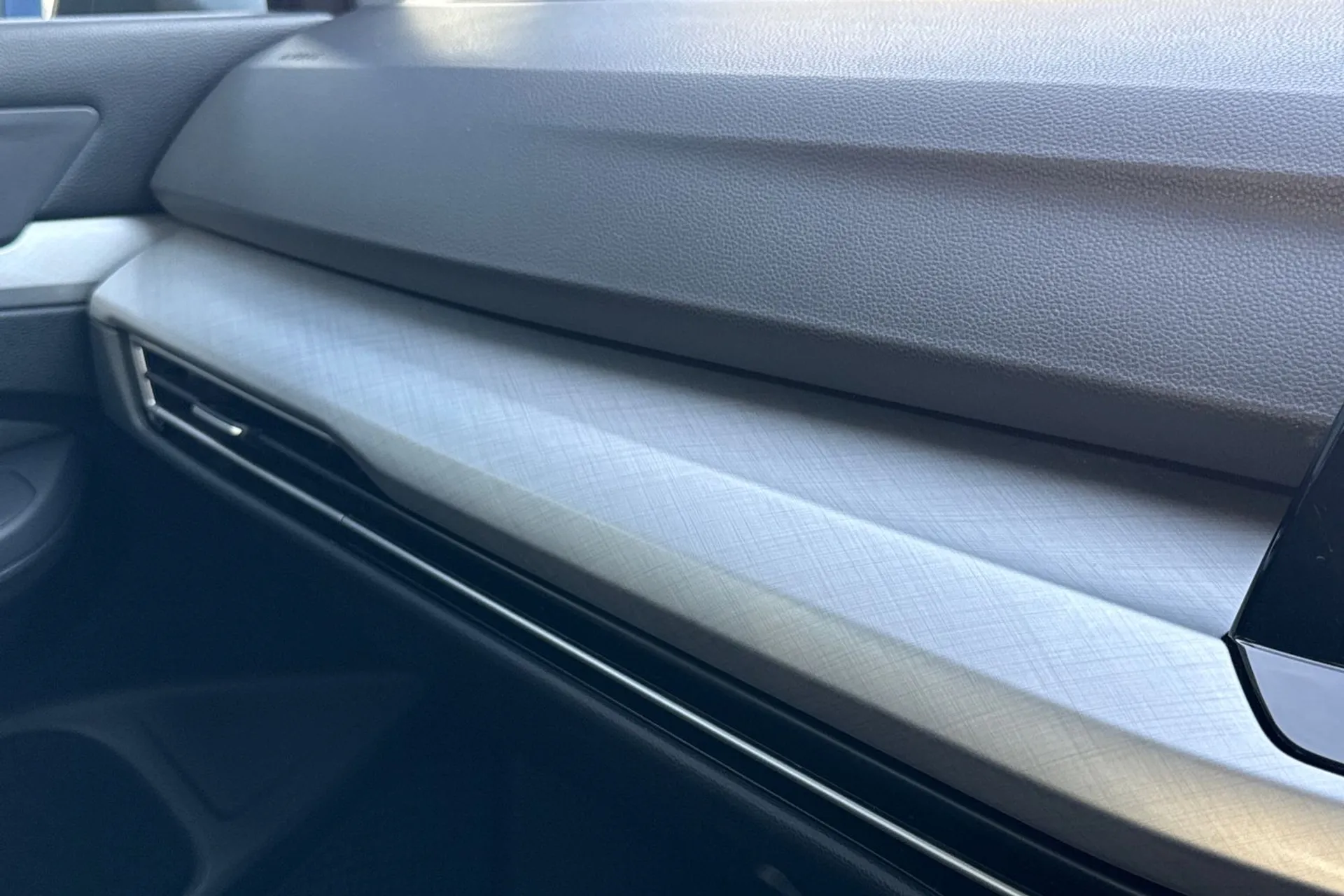 VOLKSWAGEN GOLF thumbnail image number 47