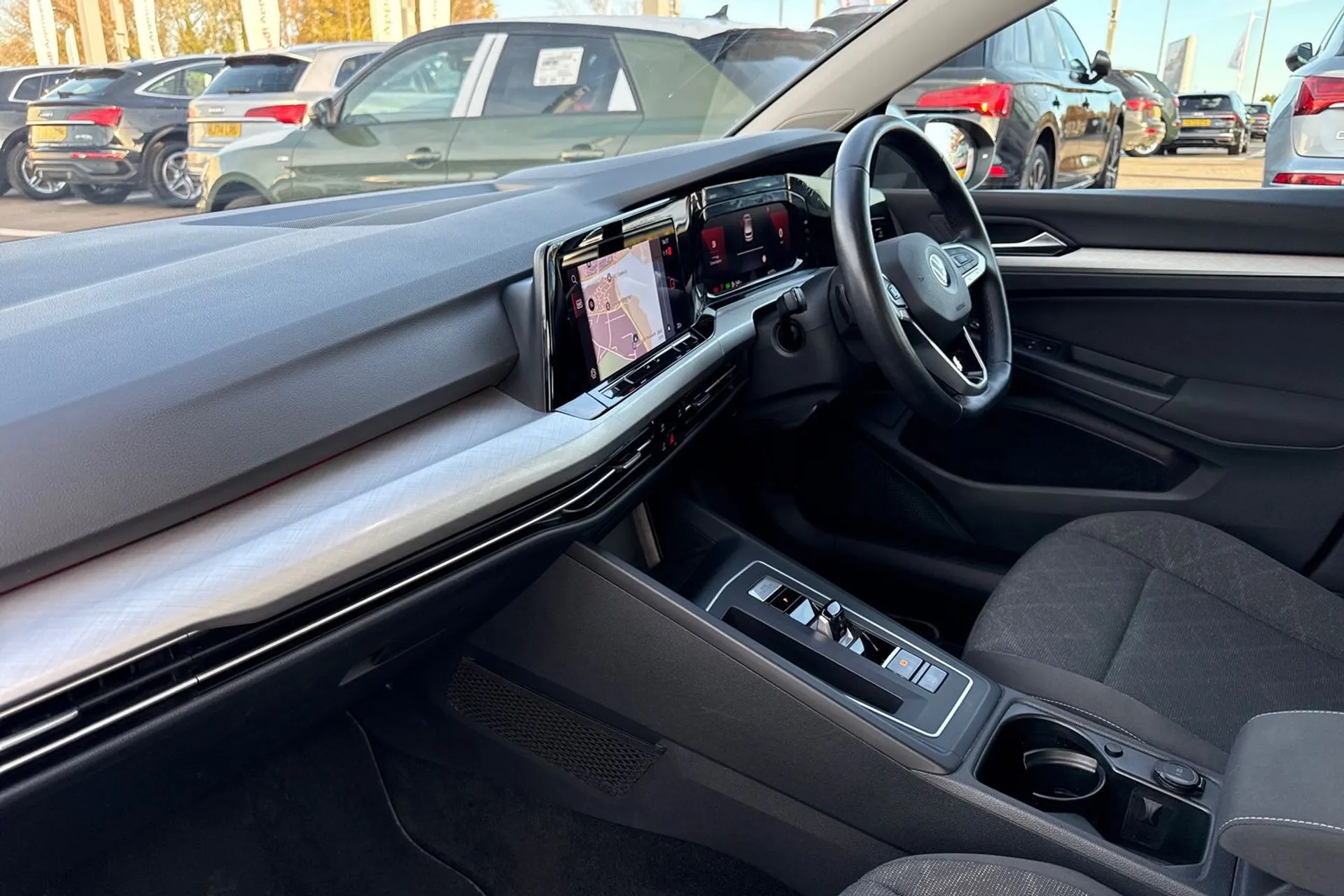 VOLKSWAGEN GOLF thumbnail image number 36