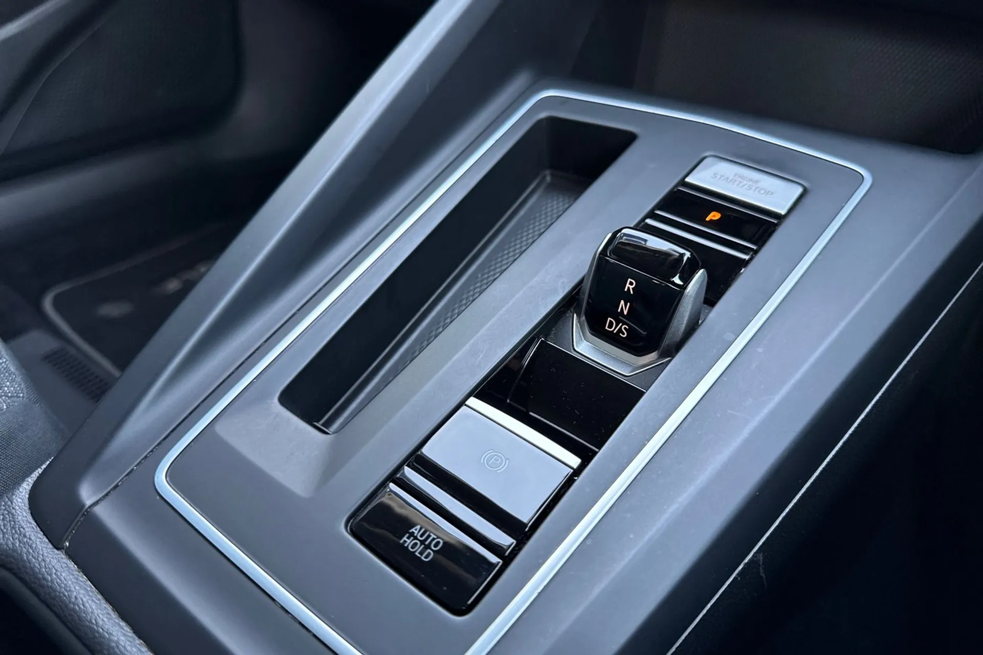 VOLKSWAGEN GOLF thumbnail image number 19