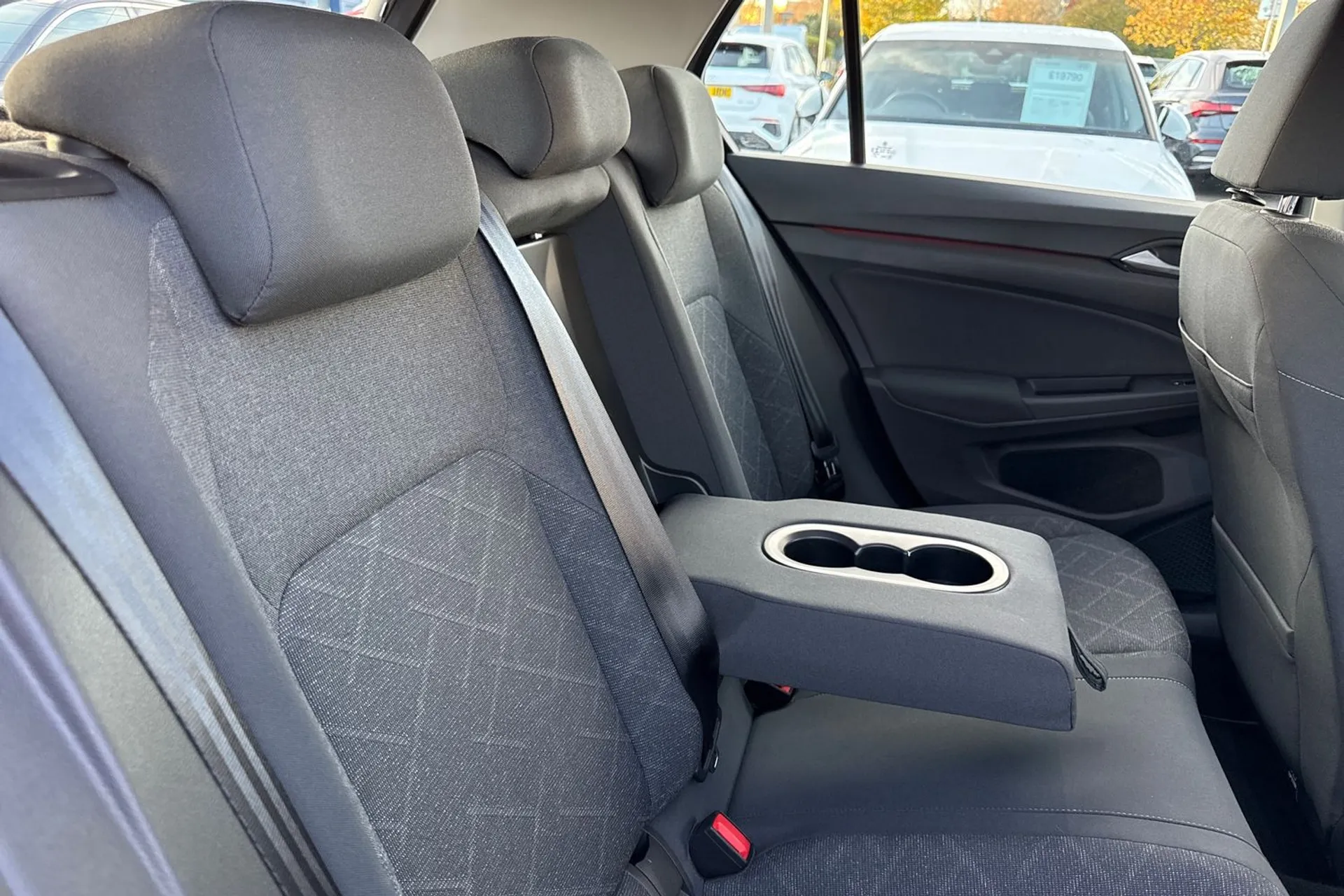 VOLKSWAGEN GOLF thumbnail image number 27