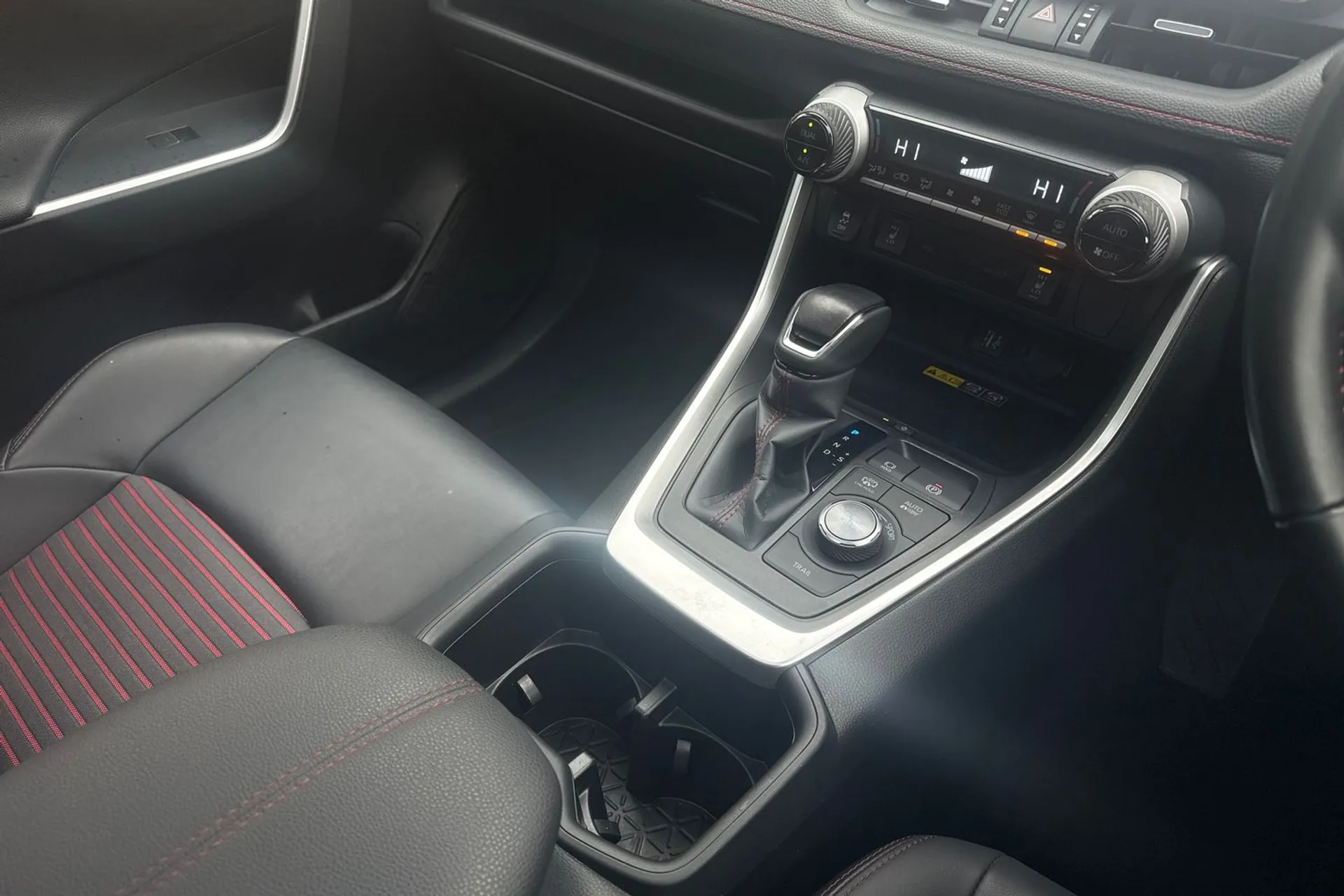 TOYOTA RAV4 thumbnail image number 40