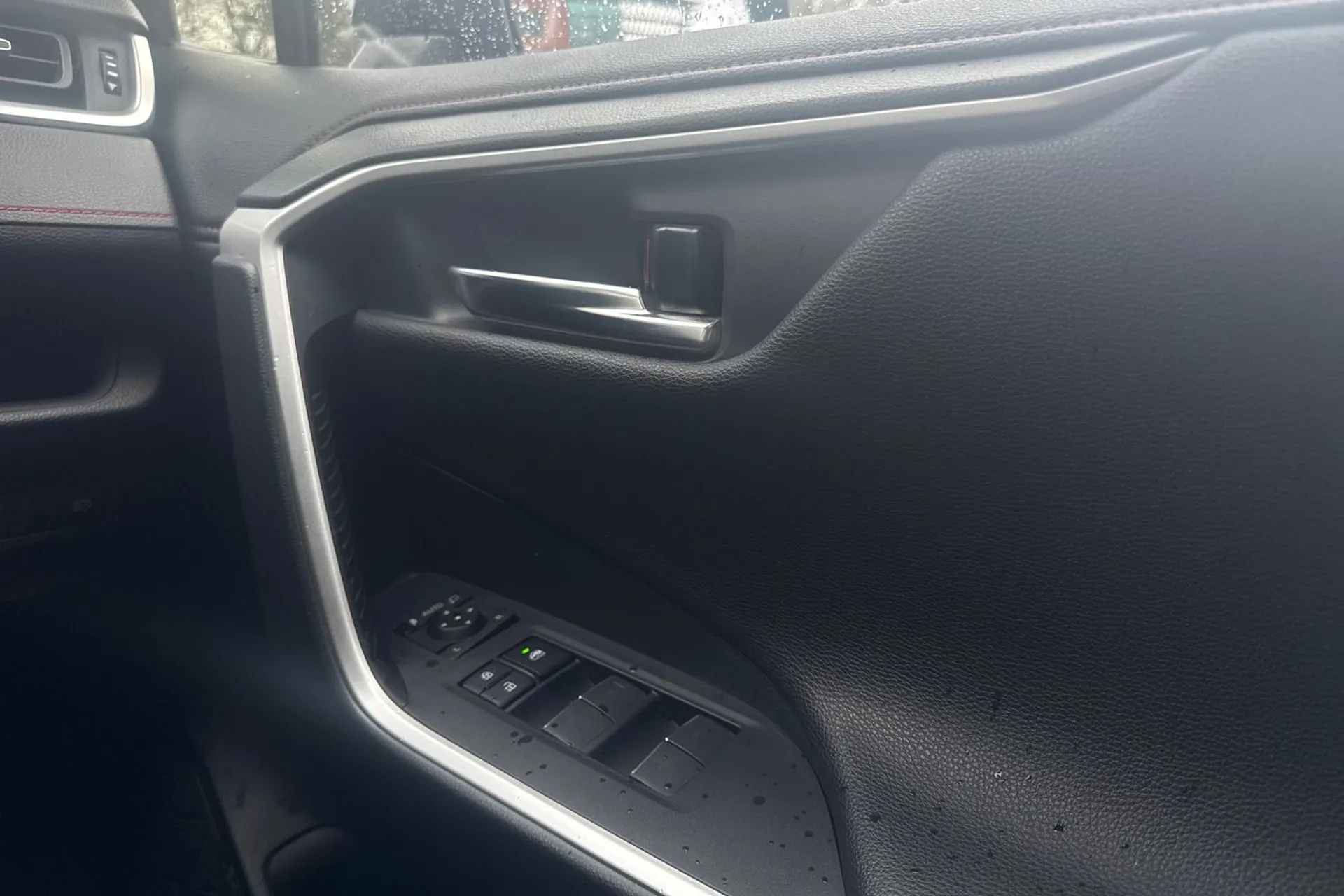 TOYOTA RAV4 thumbnail image number 39